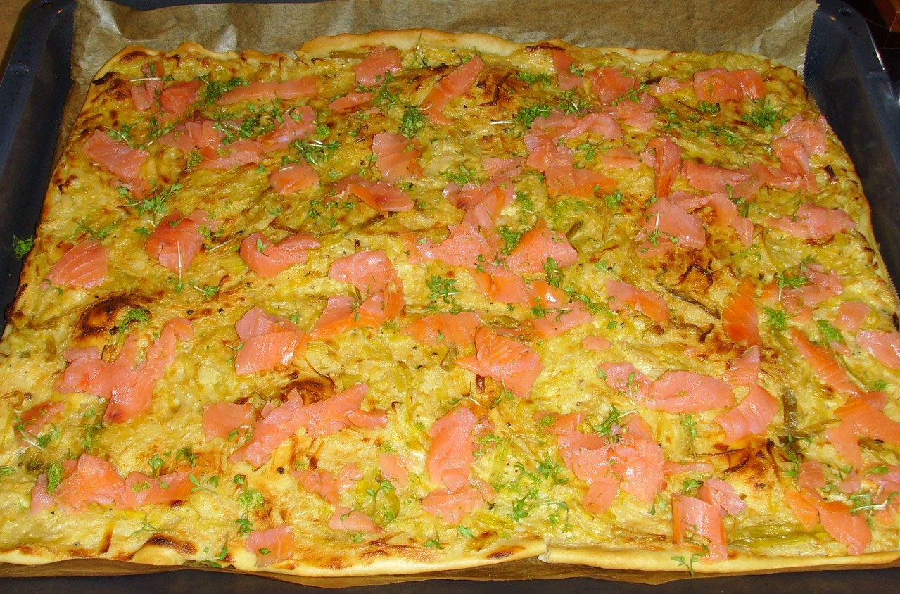 Lauch-Flammkuchen (mit Lachs) - christagrafs Webseite! Lauch-Flammkuchen (mit Lachs) - christagrafs Webseite!