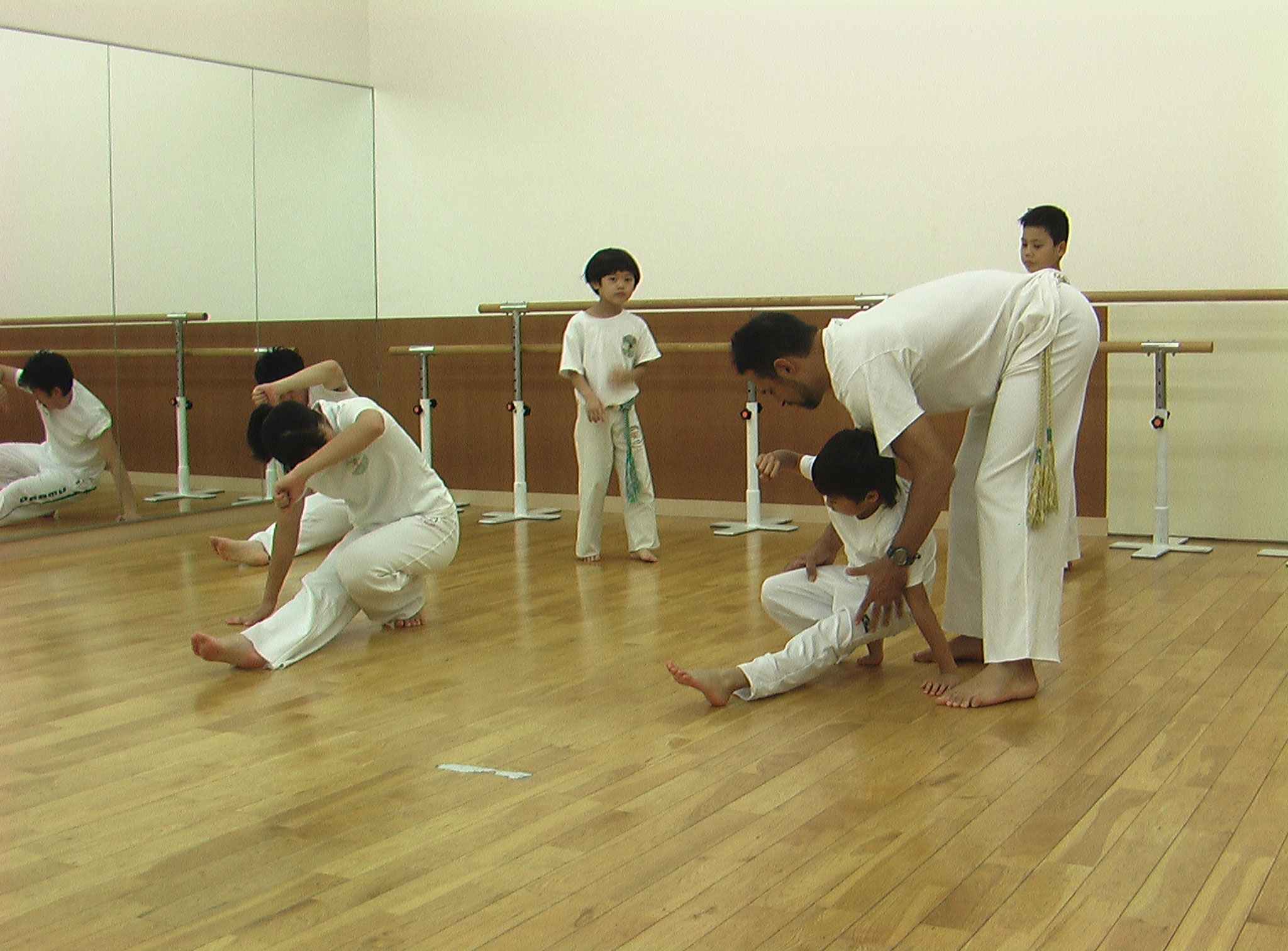 矢部良/カポエィラ 71W-4p3SC8L.jpg