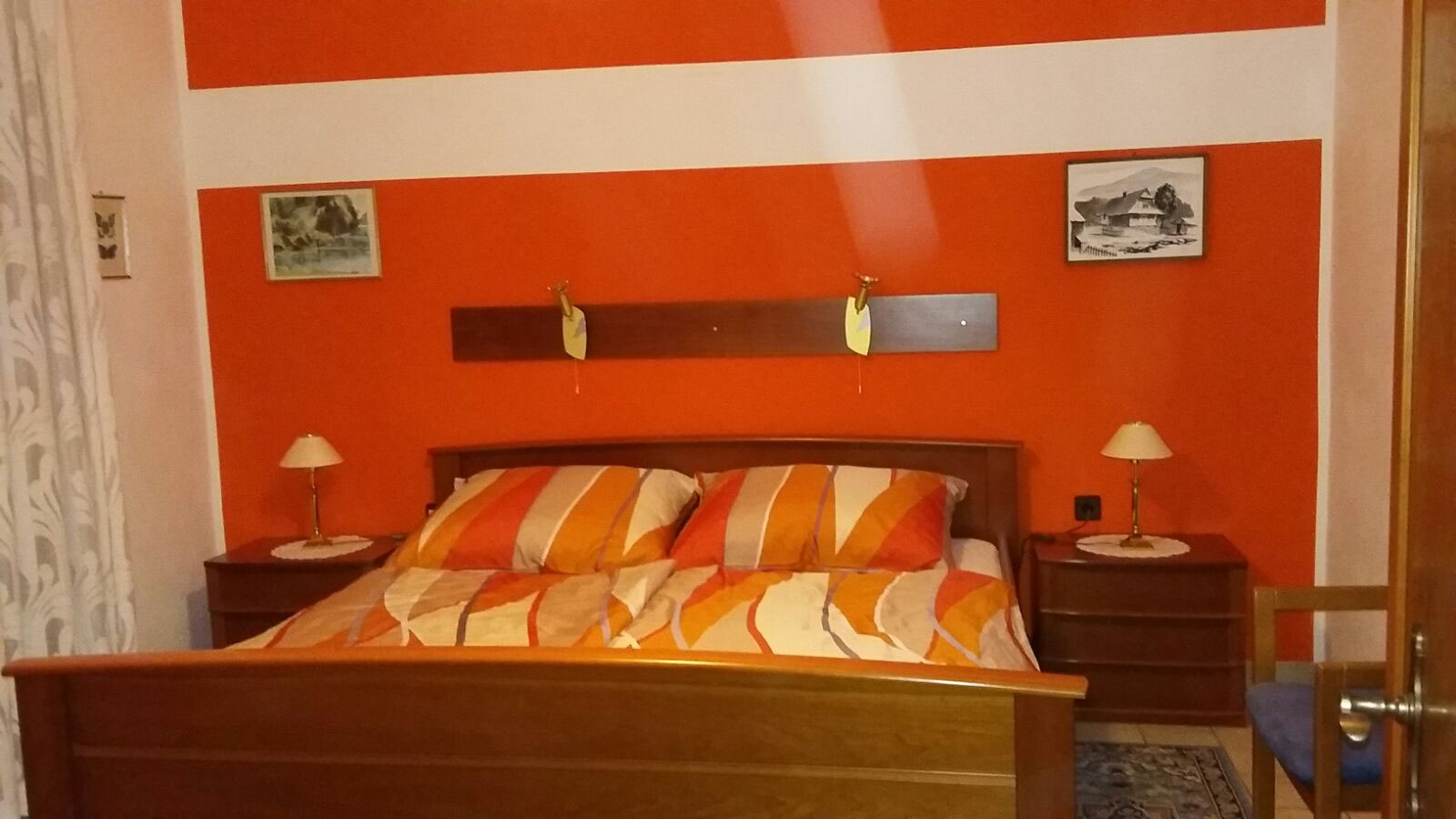 Oranges Zimmer - hausanna-millstatts Webseite!