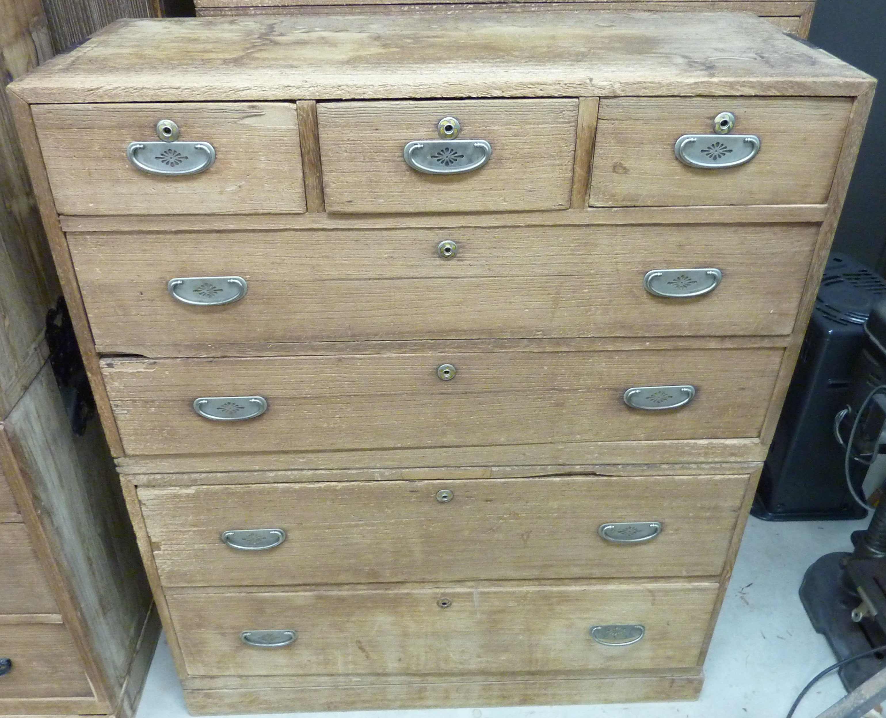 桐たんす修理事例2 - 桐たんすのリフォーム修理洗いなら水野タンス店