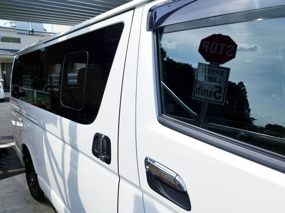 ハイエーススライドドアガラス運転席側窓付美品