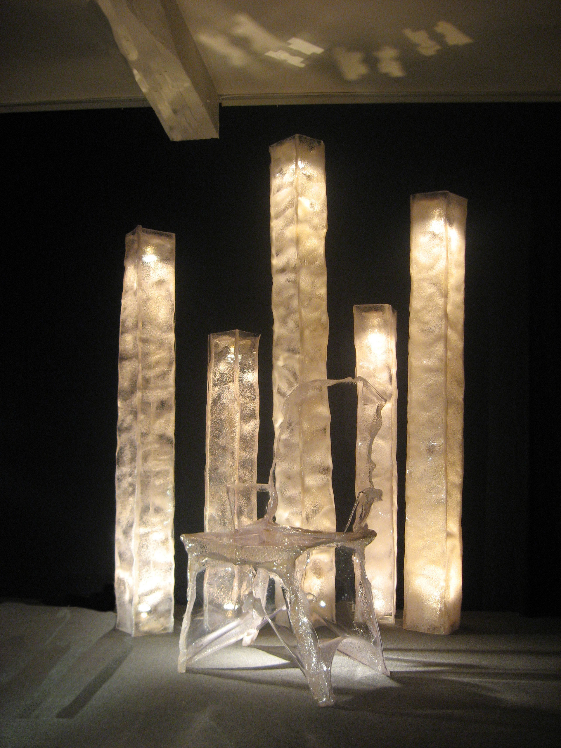 Colonnes de lumière lampe et Suspensions design Xavier Cantiran