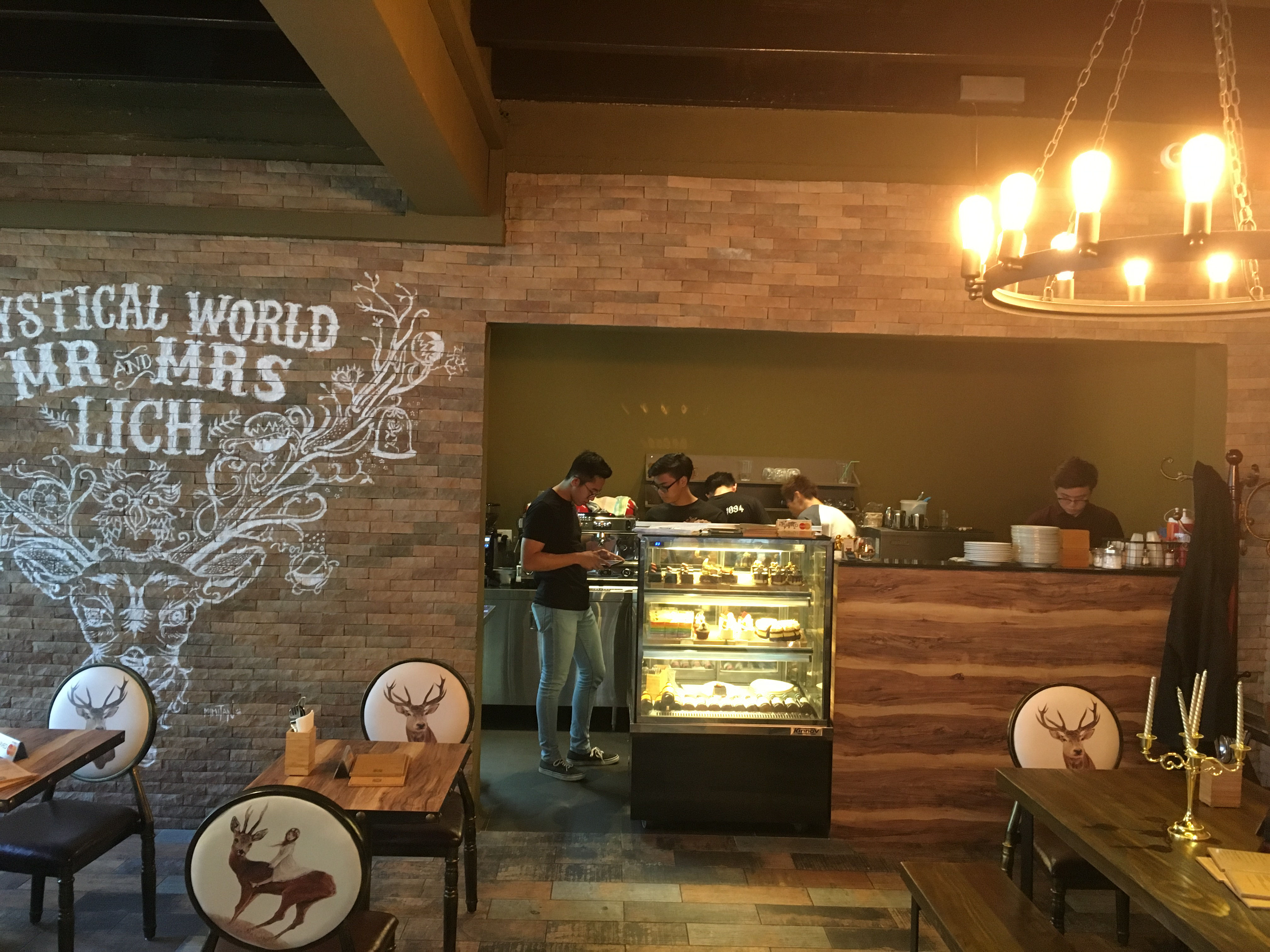 Platform 1094 (Harry Potter Café) - David Tanner