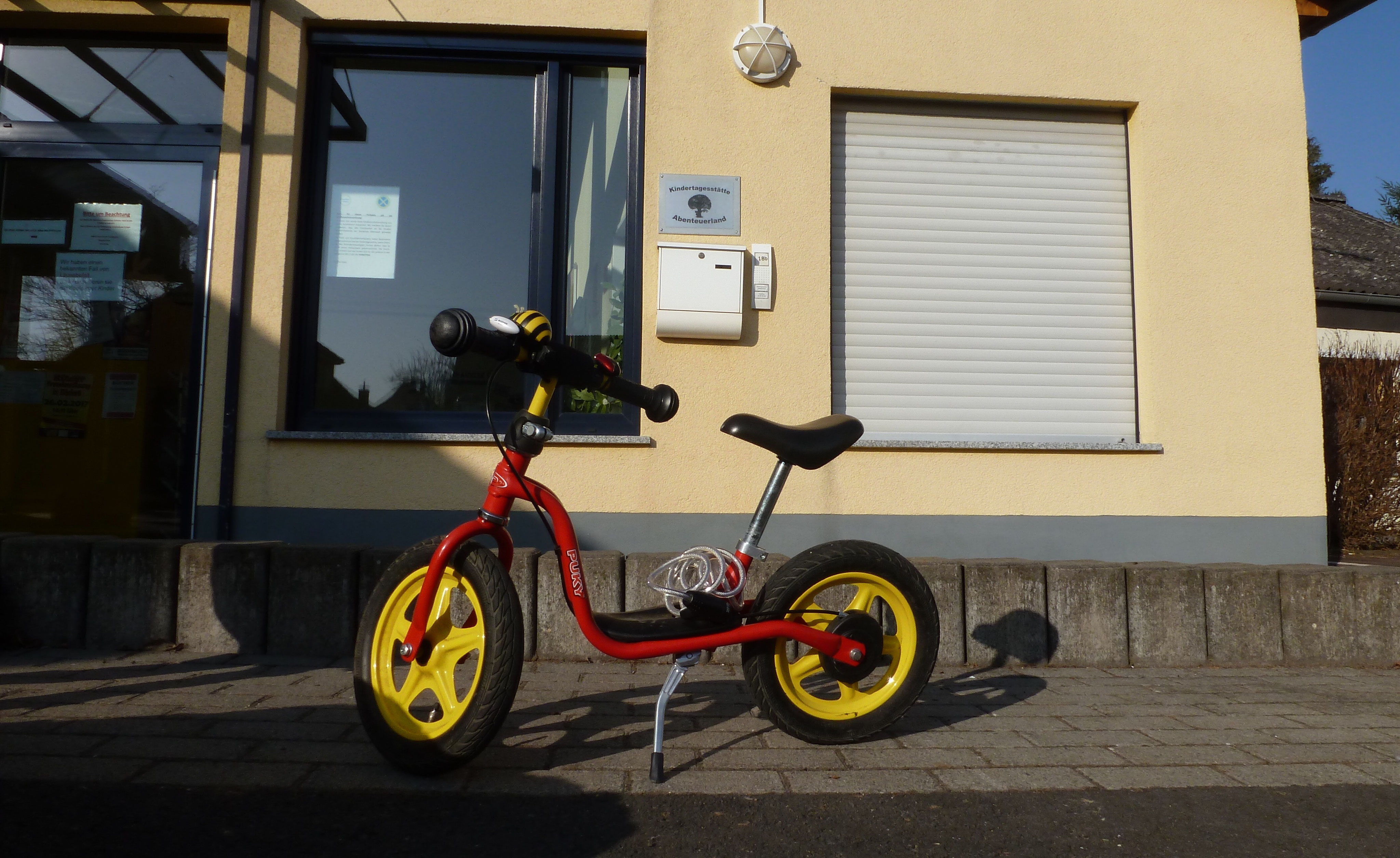 Außen - Kindergarten Lindheim "Abenteuerland"