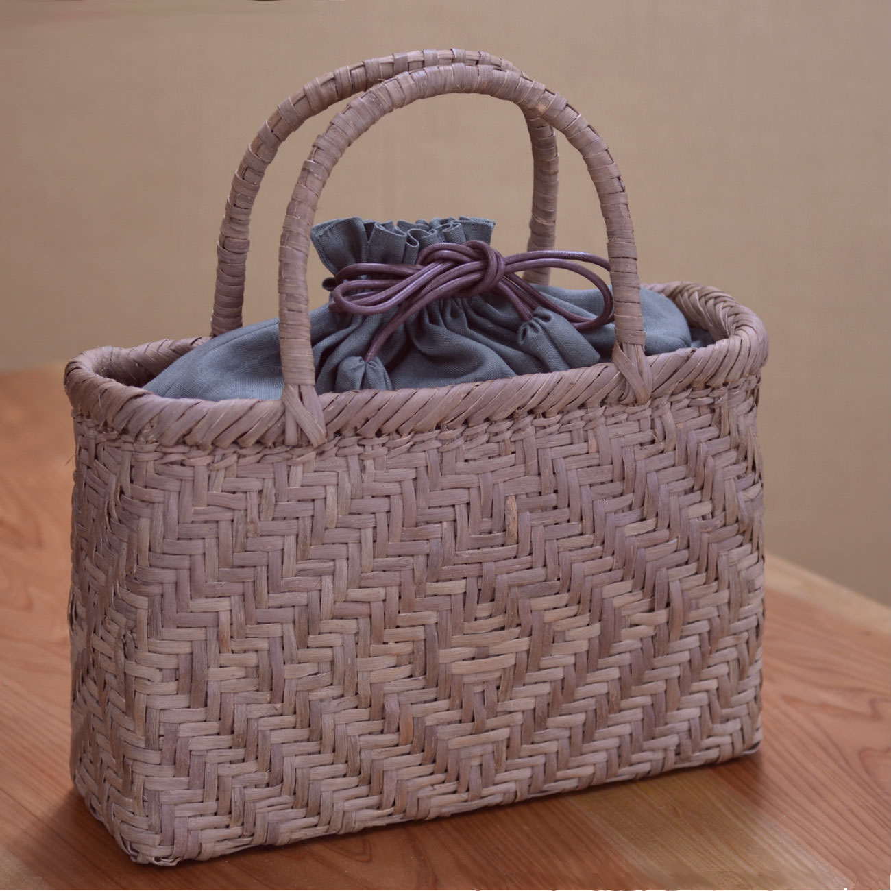 時代 盛漆 葡萄に蜂 香筒 木箱付 全長35.7㎝トヒウ 東な7-0810⭐︎2F