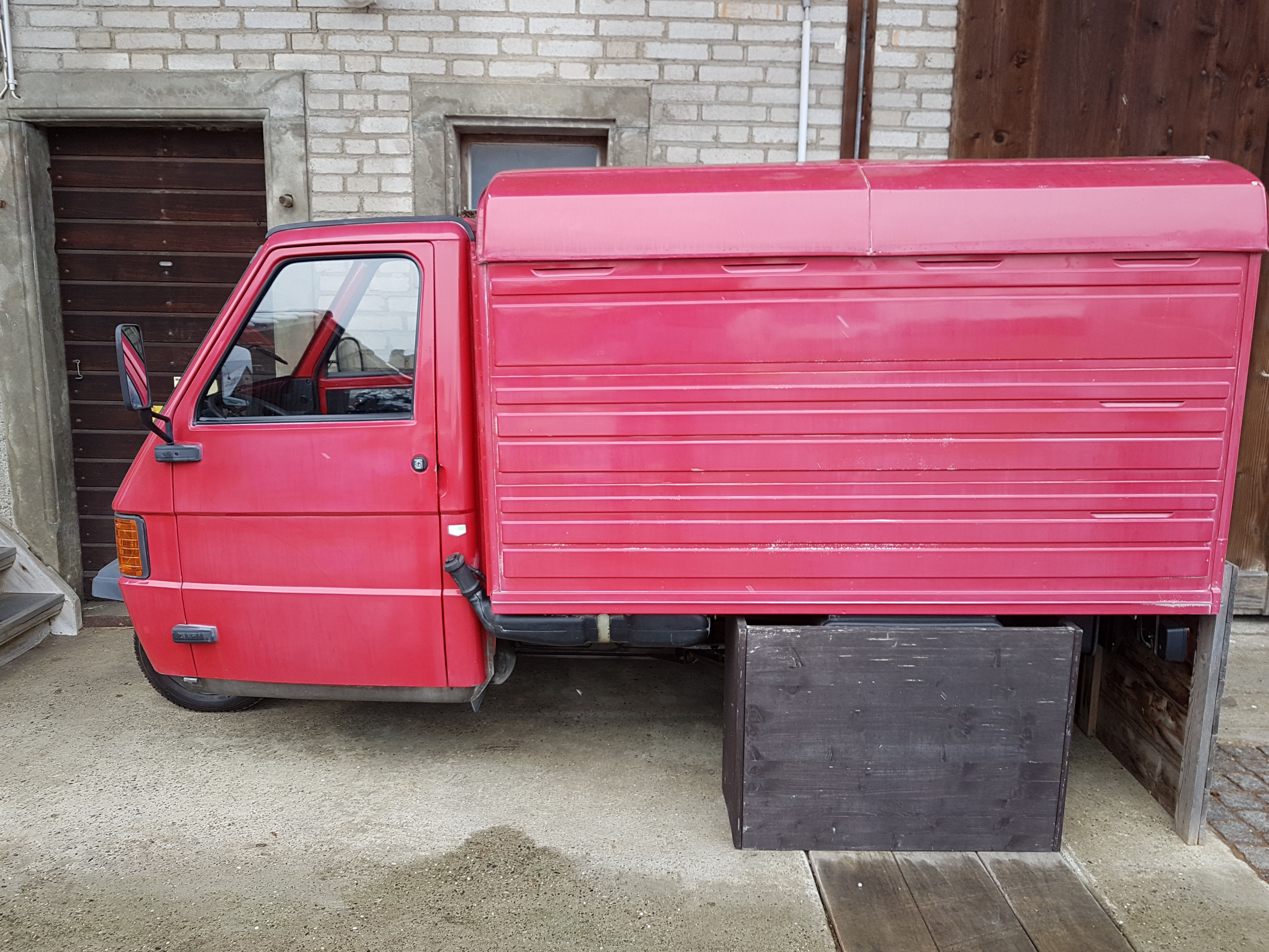 Ape TM 703, Kasten, von Kurt