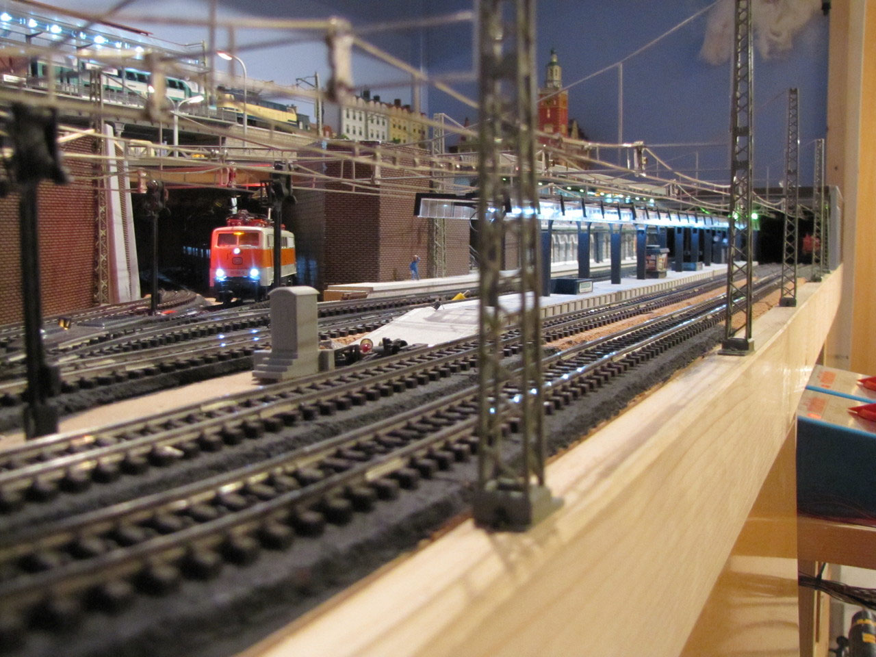 Die Oberleitung - Märklin-H0-Schrankbahn