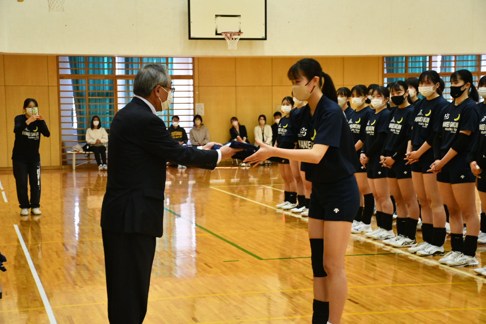 関西学院大学 女子バレーボール部 ユニフォーム 上下セット ◇ユニフォーム贈呈式を実施 - 関西学院大学体育会バレーボール部 公式