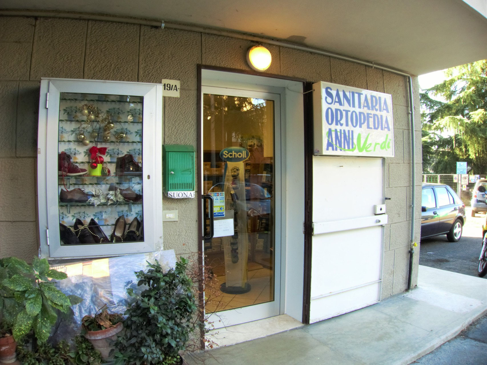 CHI SIAMO Negozi di articoli sanitari a Bologna e Rovigo