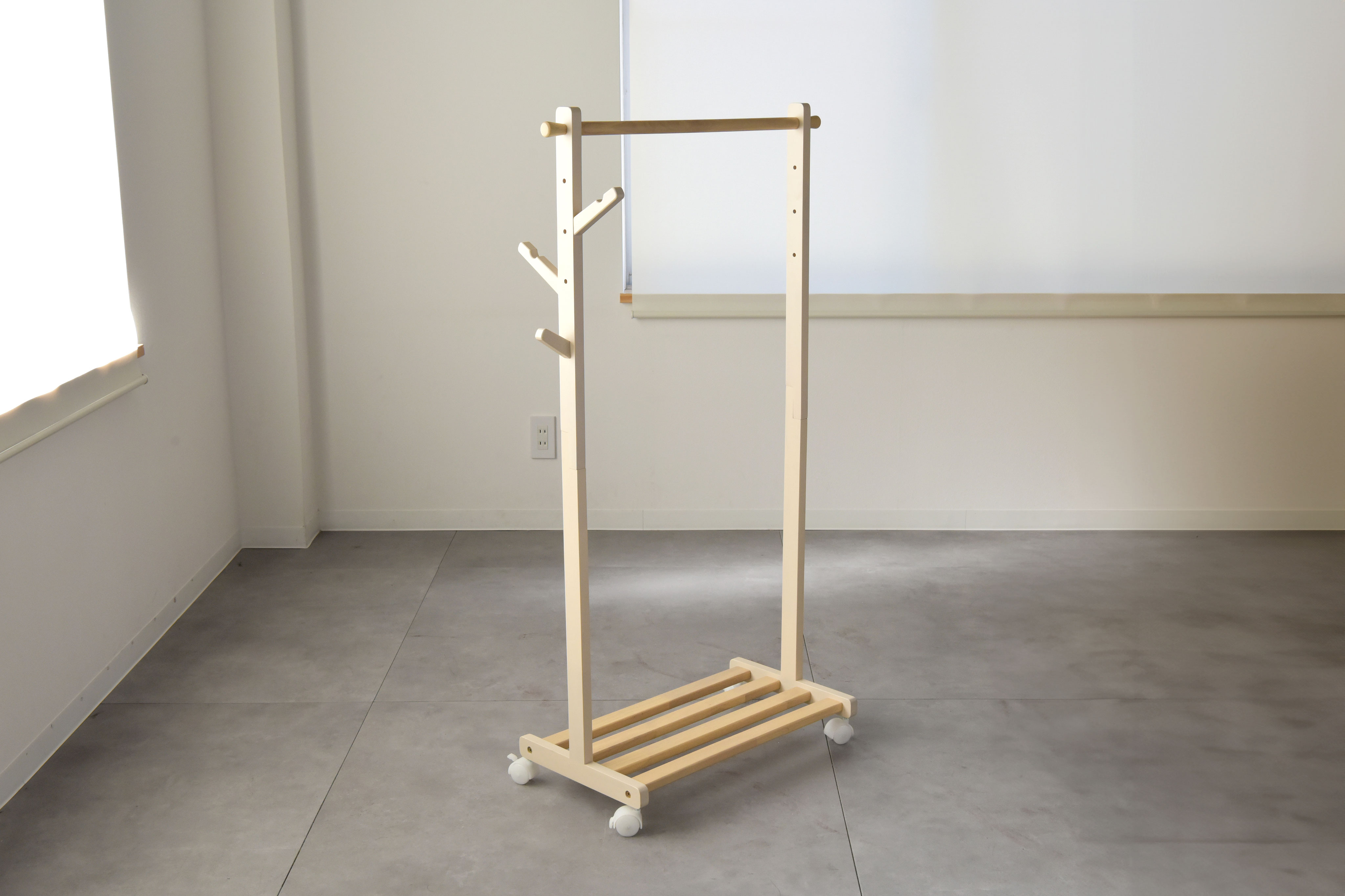 ハンガーラック - 子ども用家具Kidzoo(キッズー)シリーズの公式