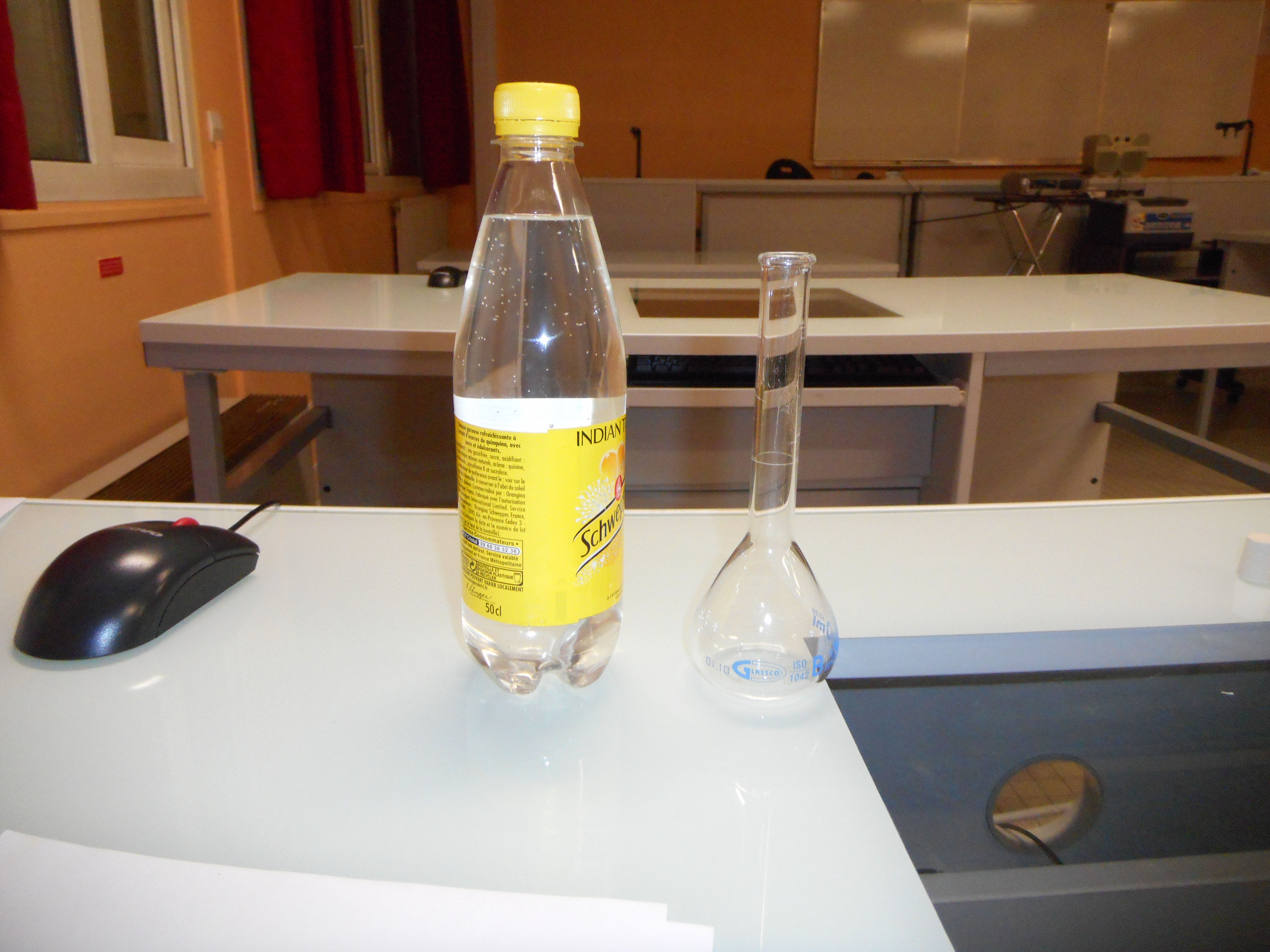 La quinine, une molécule fluorescente Site