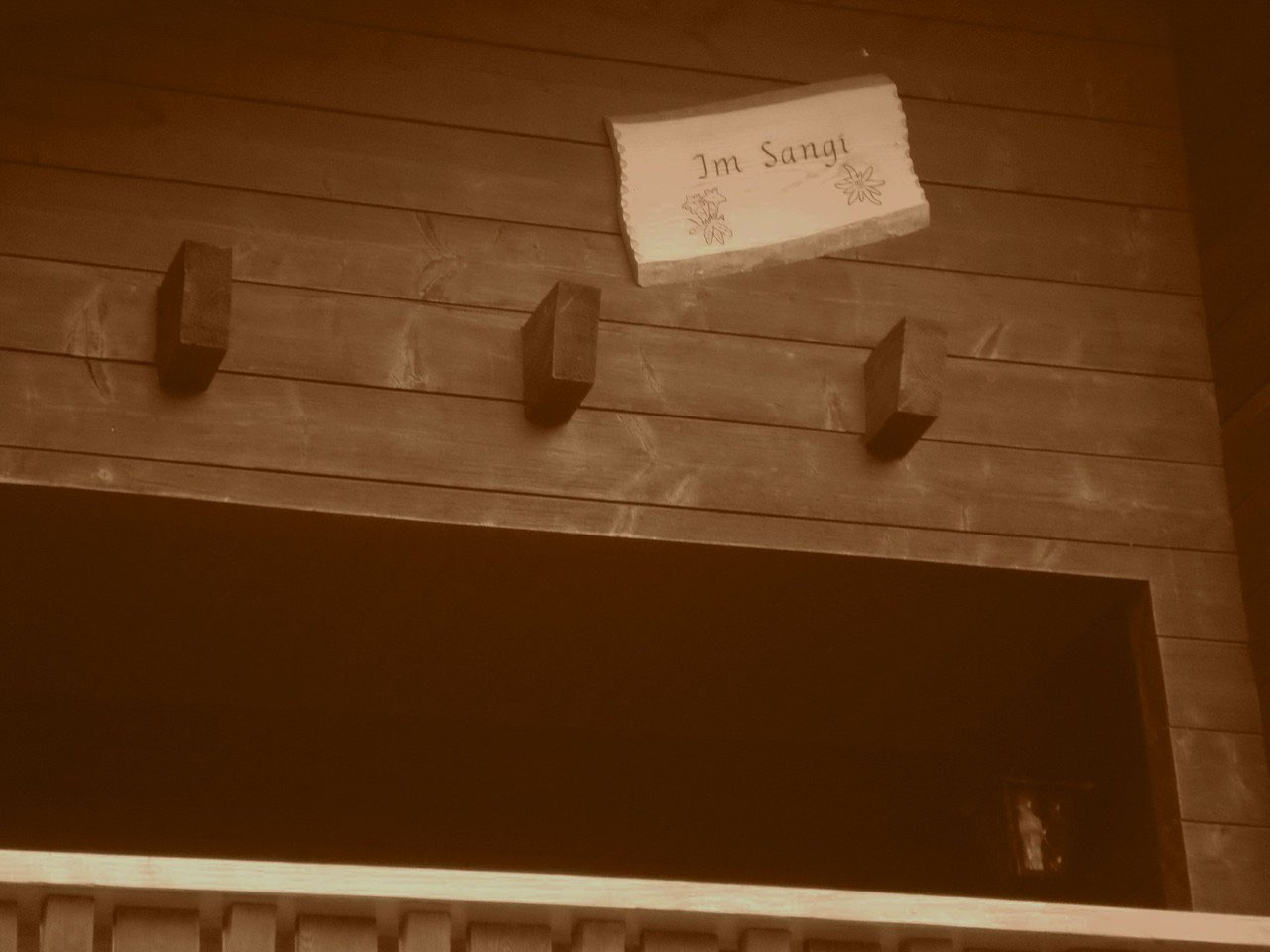 Balkon mit Loggia, Garten und Feuerstelle - Ferienhaus im Sangi