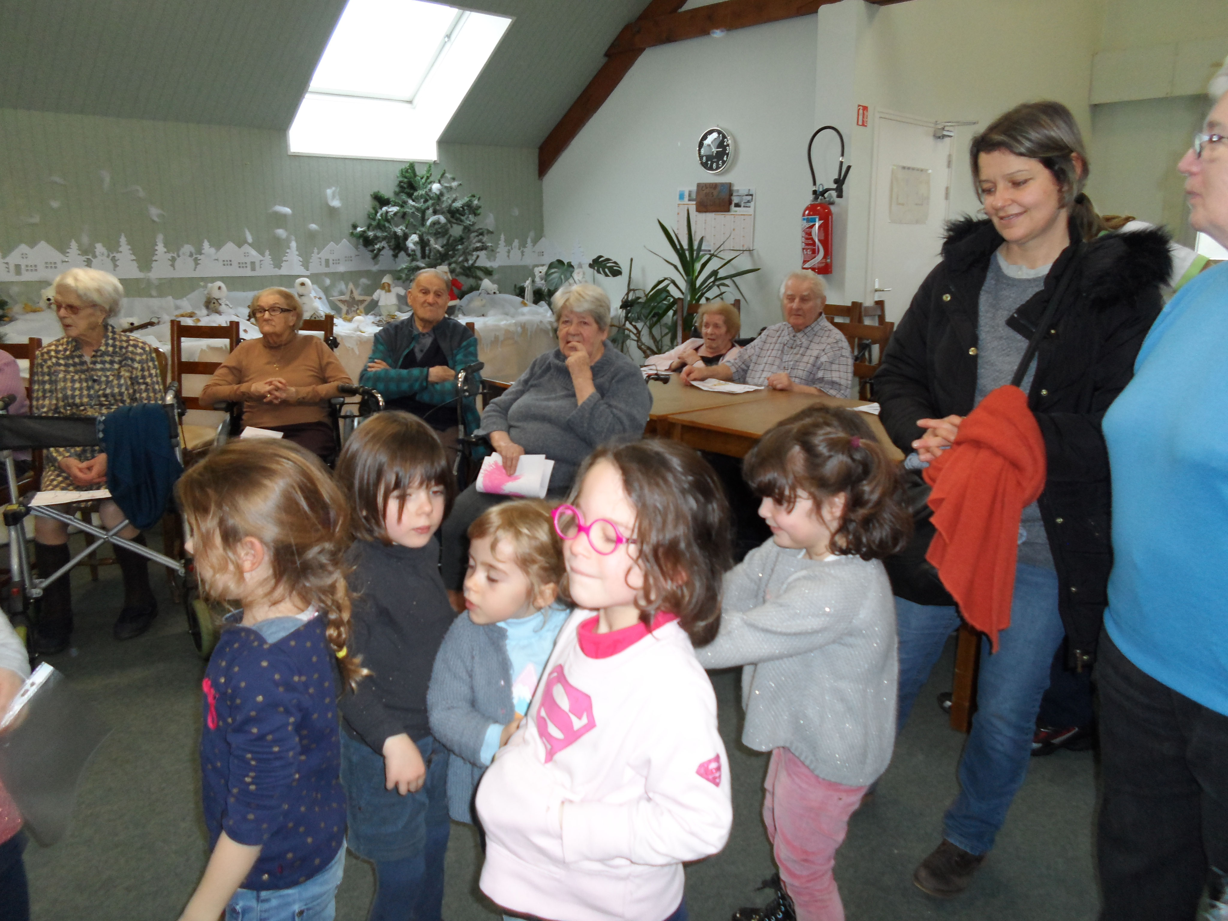 Visite à la maison de retraite - Ecole Sainte-Marie à Courville/Eure