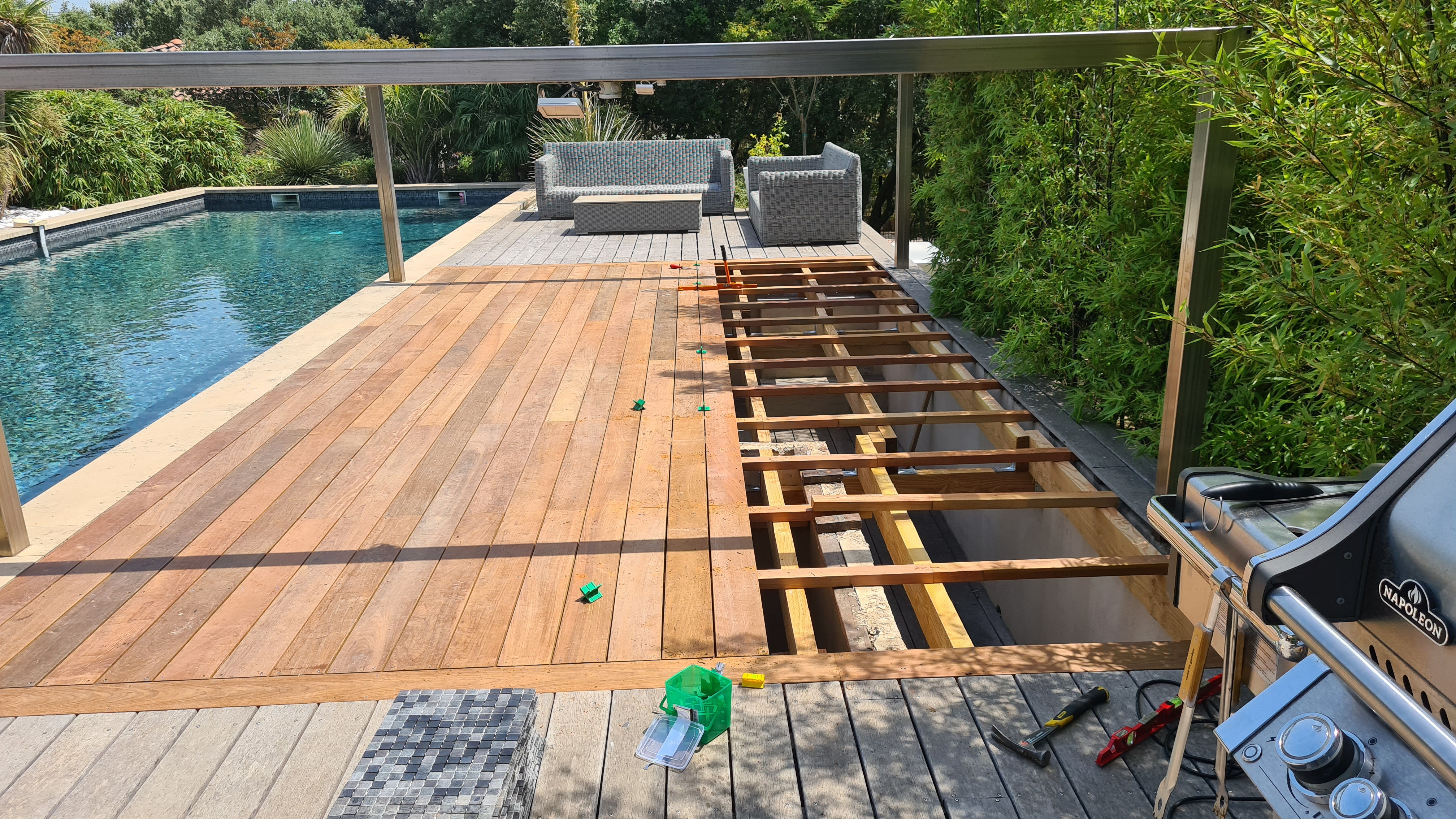 terrasses bois uzes dallage pavage clotures maconnerie paysagere uzes paysages ecol eau createur de jardins mediterranneens uzes