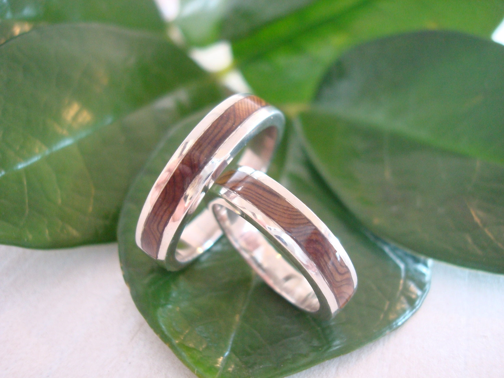 送料込み　屋久杉　特大リング夫婦こけし(刻印入り) 送料込み 屋久杉 特大リング夫婦こけし(刻印入り) 2025年最新】屋久杉