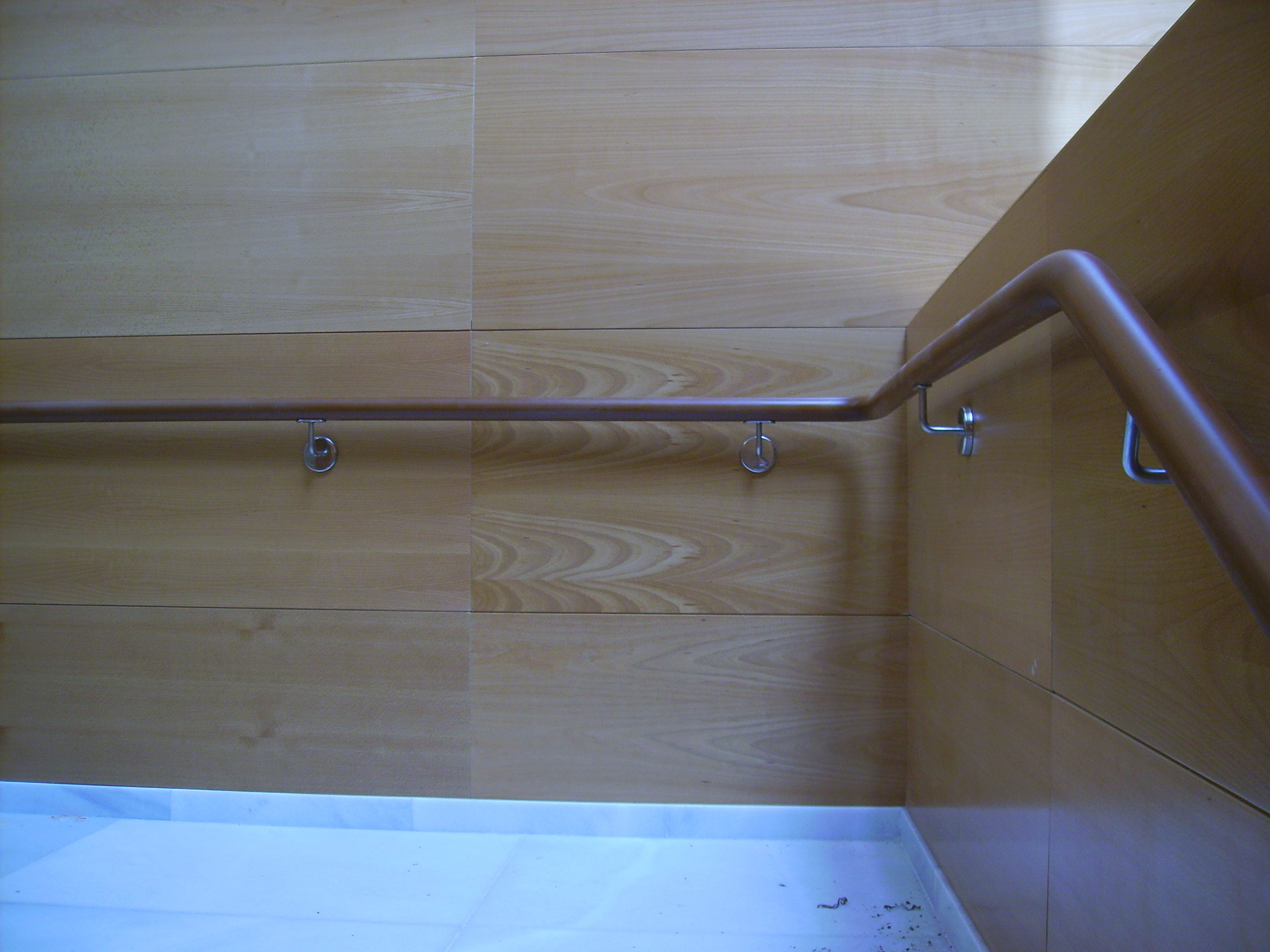 pasamanos de madera y pvc - Herrerocyd, almacén de madera, carpinteria