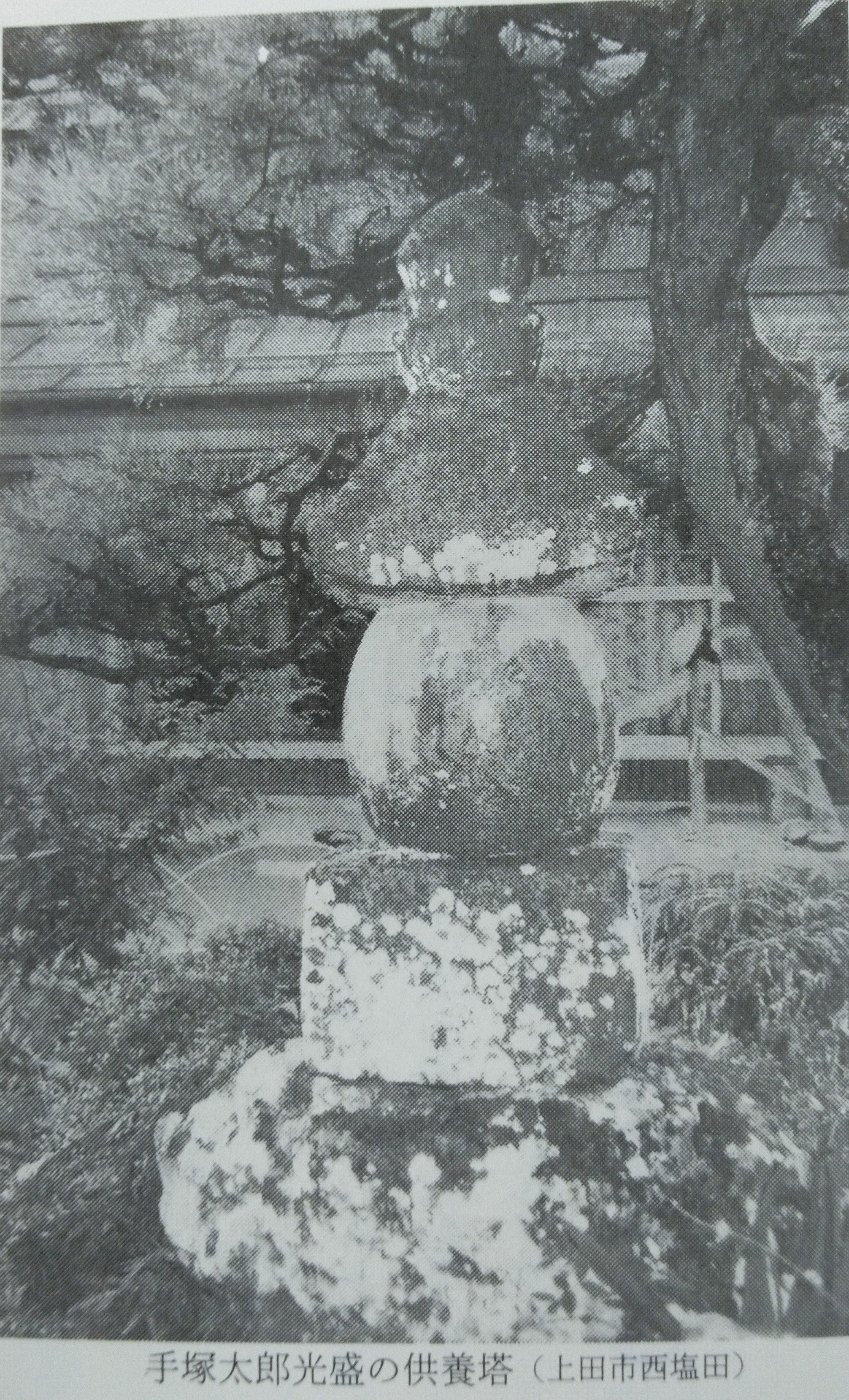 昔の巻物です　祖父が大事にしてました　価値がわかる方お願いします。 昔の巻物です祖父が大事にしてました価値がわかる方お願いします。