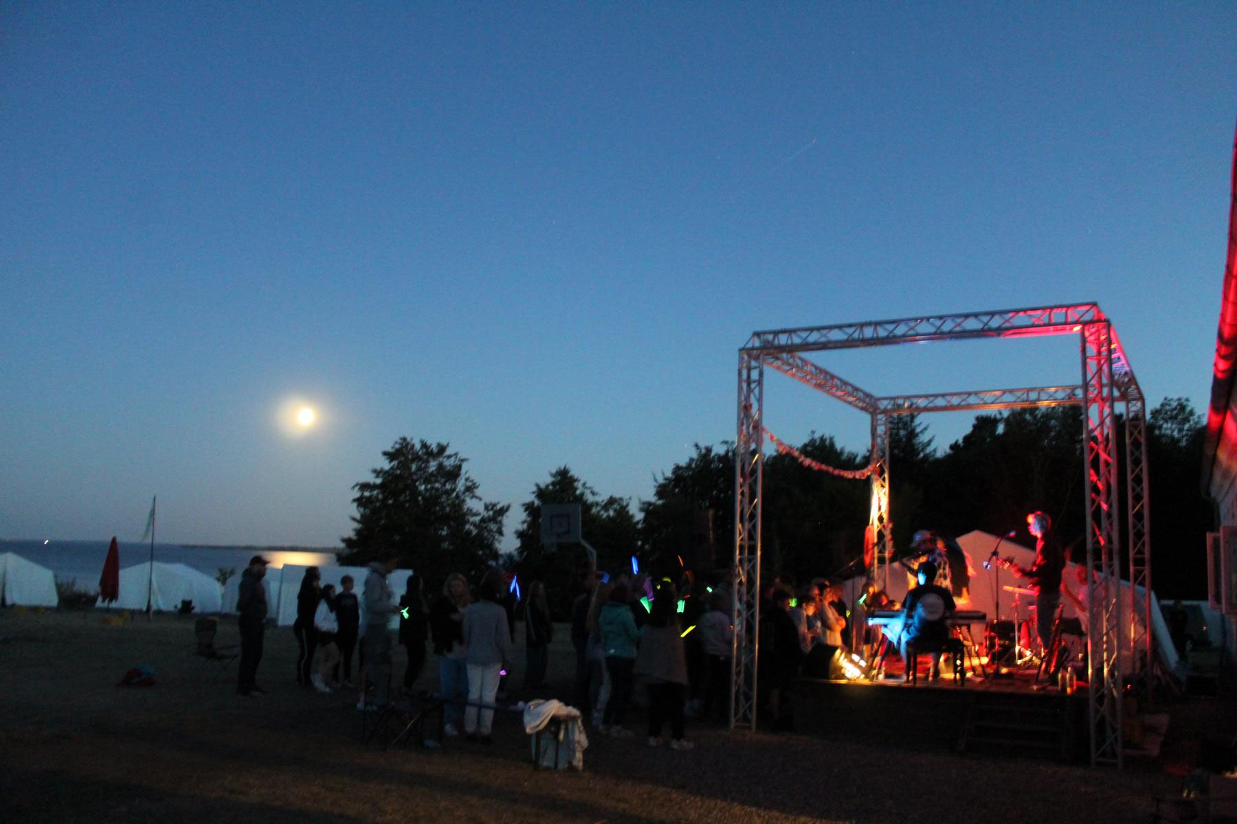 Willkommen im Sommercamp der Altersgruppe 13 16 Jahre! lillebodskovs Webseite!