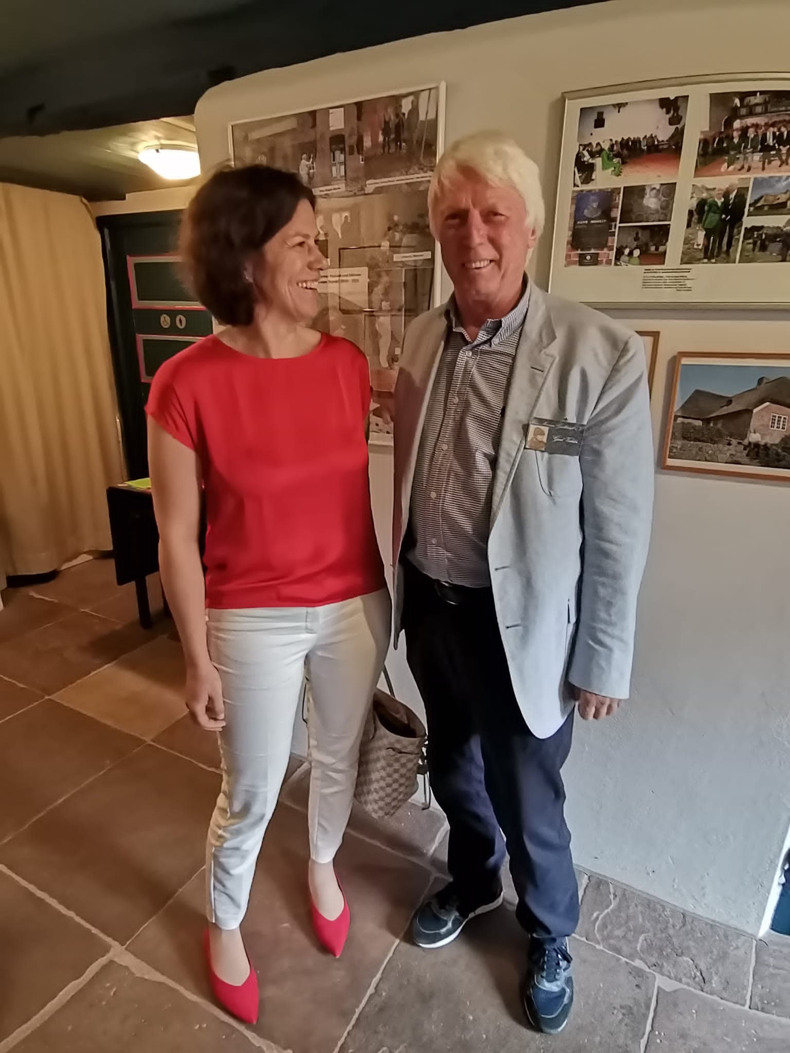 Ein haus der Begegnung HansMomsenGesellschaft