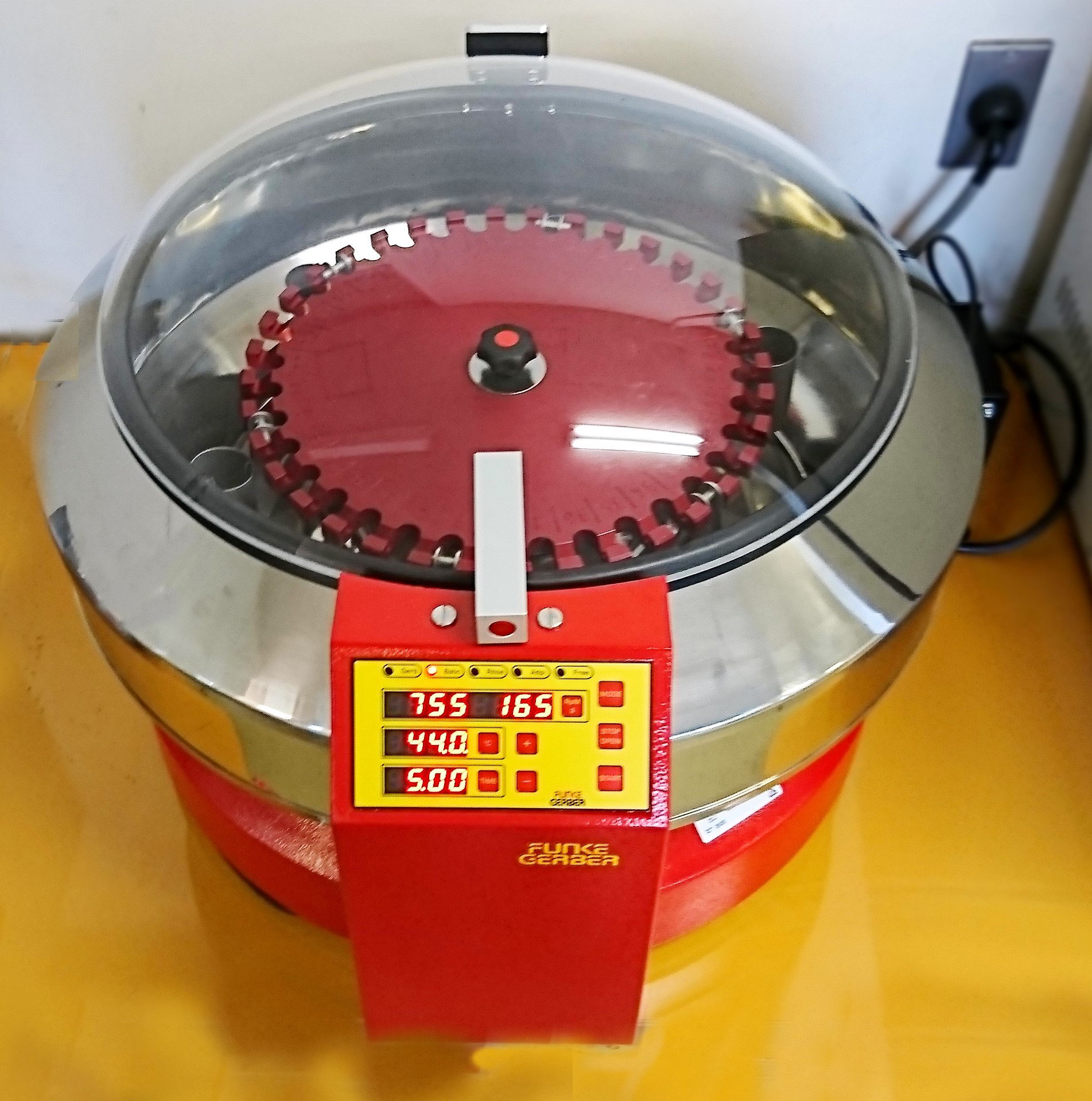 新しい遠心分離機を導入しました - 塚田牛乳 新しい遠心分離機を導入しました - 塚田牛乳