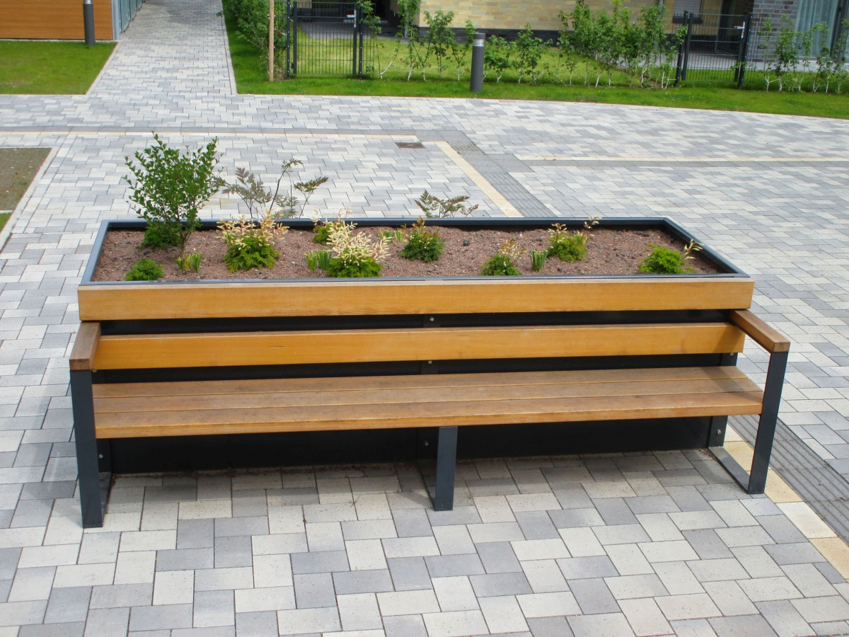 Diva Raised Bed with Seat - UNION - StreetFurniture