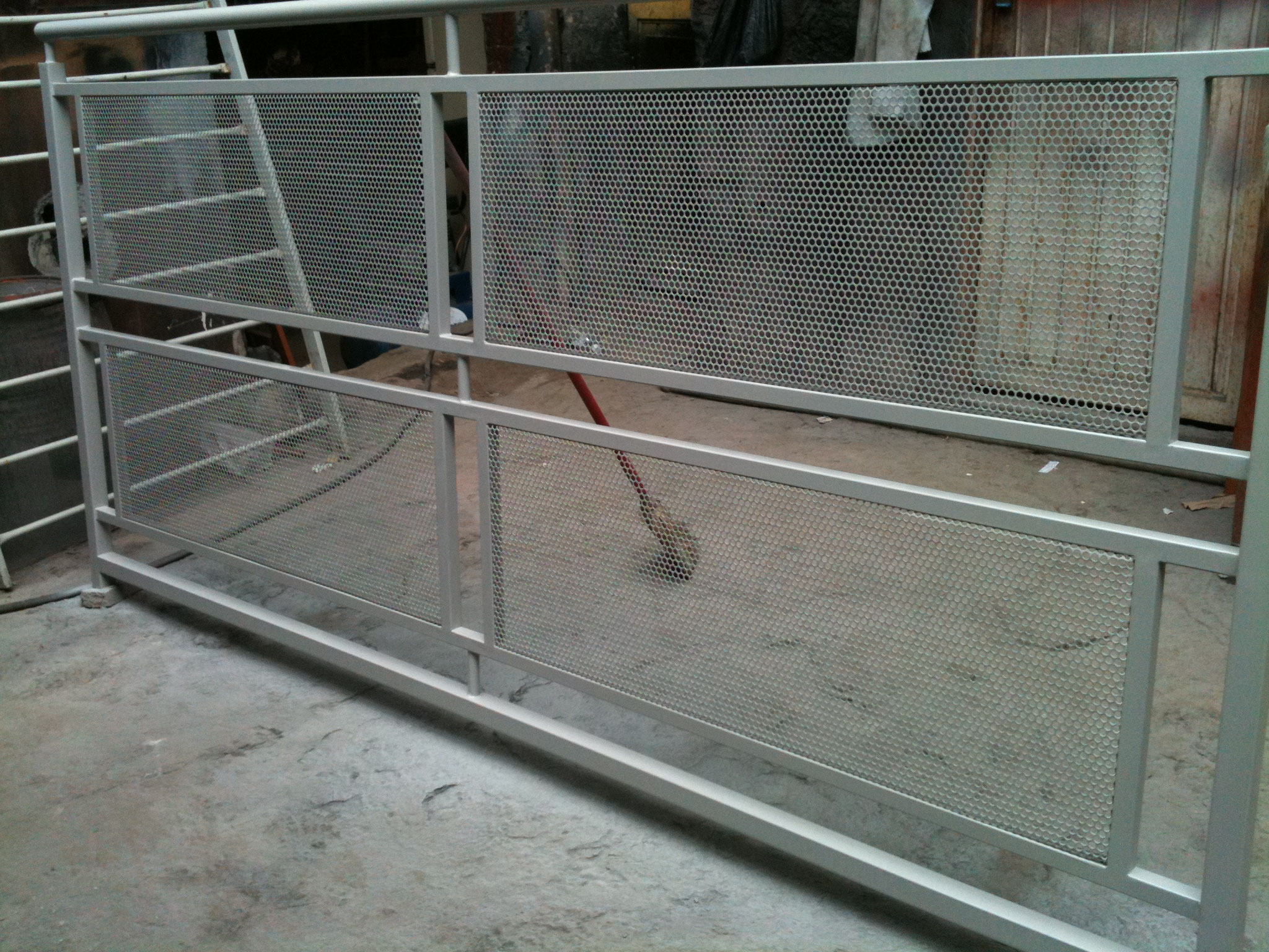 grudisa metal desplegado perforado