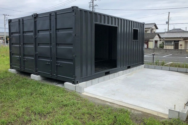 中古コンテナ2本購入頂いた千葉県Y様の2連結・窓枠・サッシ枠を 中古コンテナ2本購入頂いた千葉県Y様の2連結・窓枠・サッシ枠を