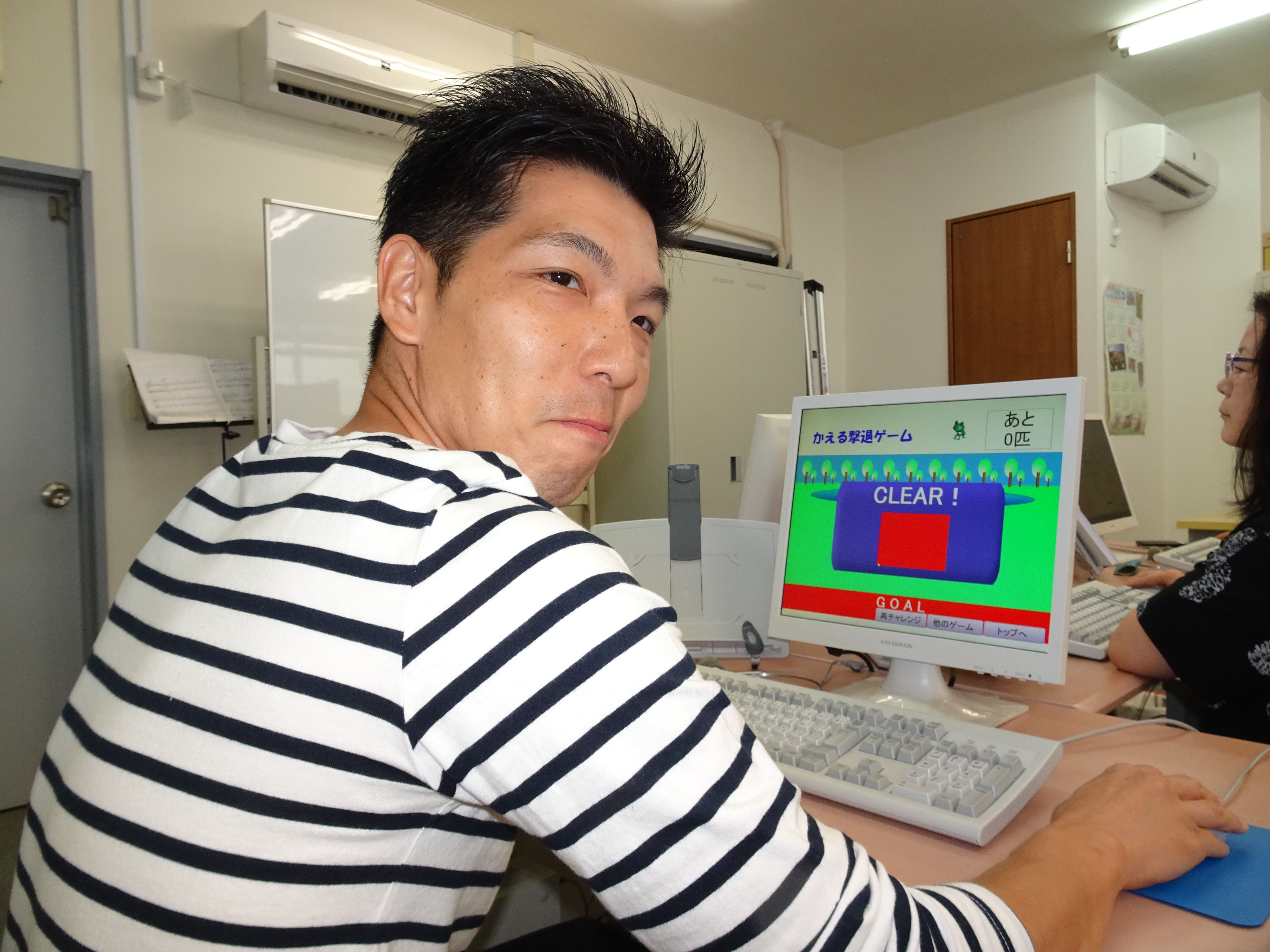 マウスを訓練して一緒に遊べるようにする方法