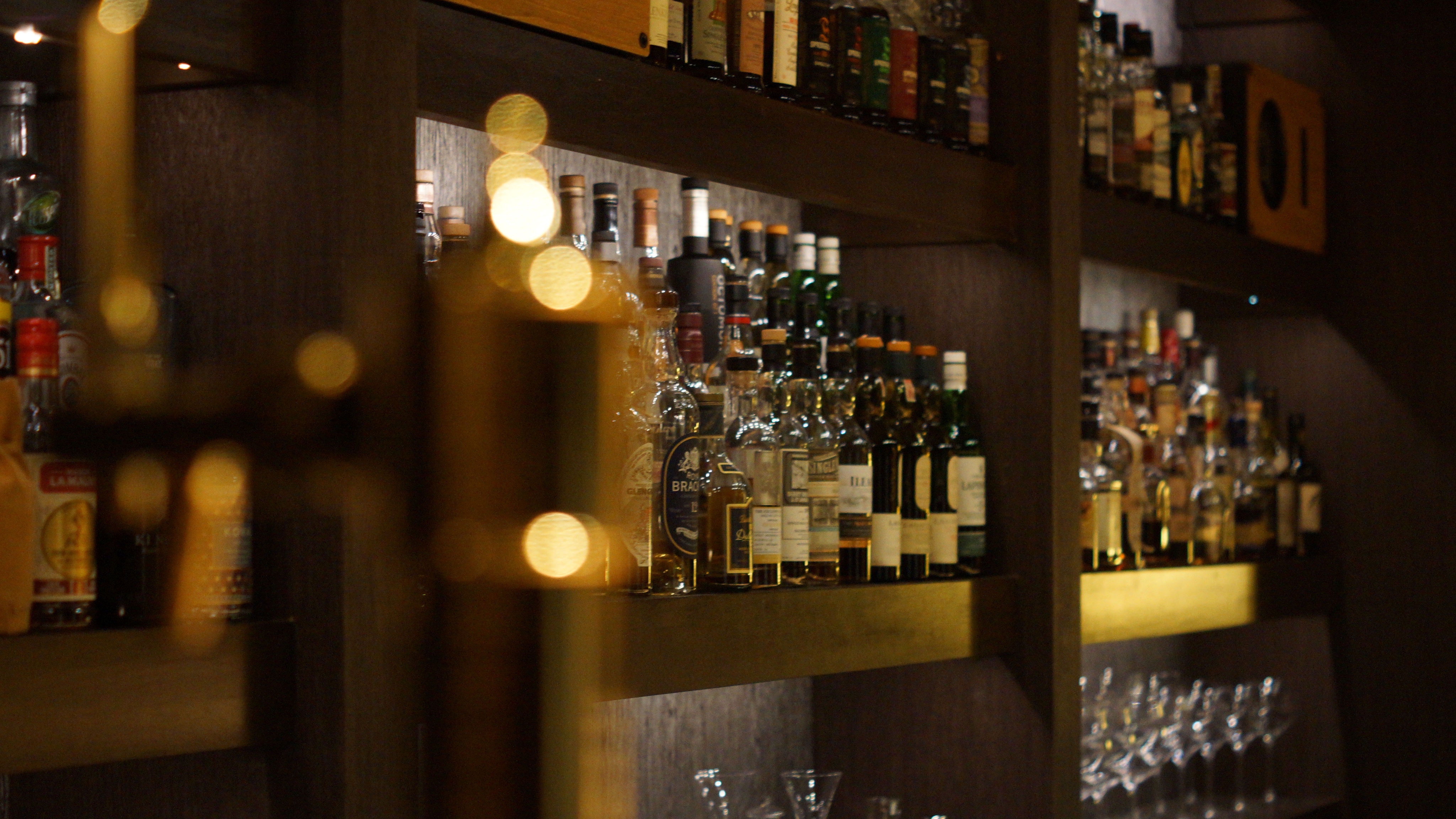 GALLERY Bar Em(バーイーマイナー)|すすきのの隠れ家バー。ゆったりと大人の時間をお過ごしいただけます。