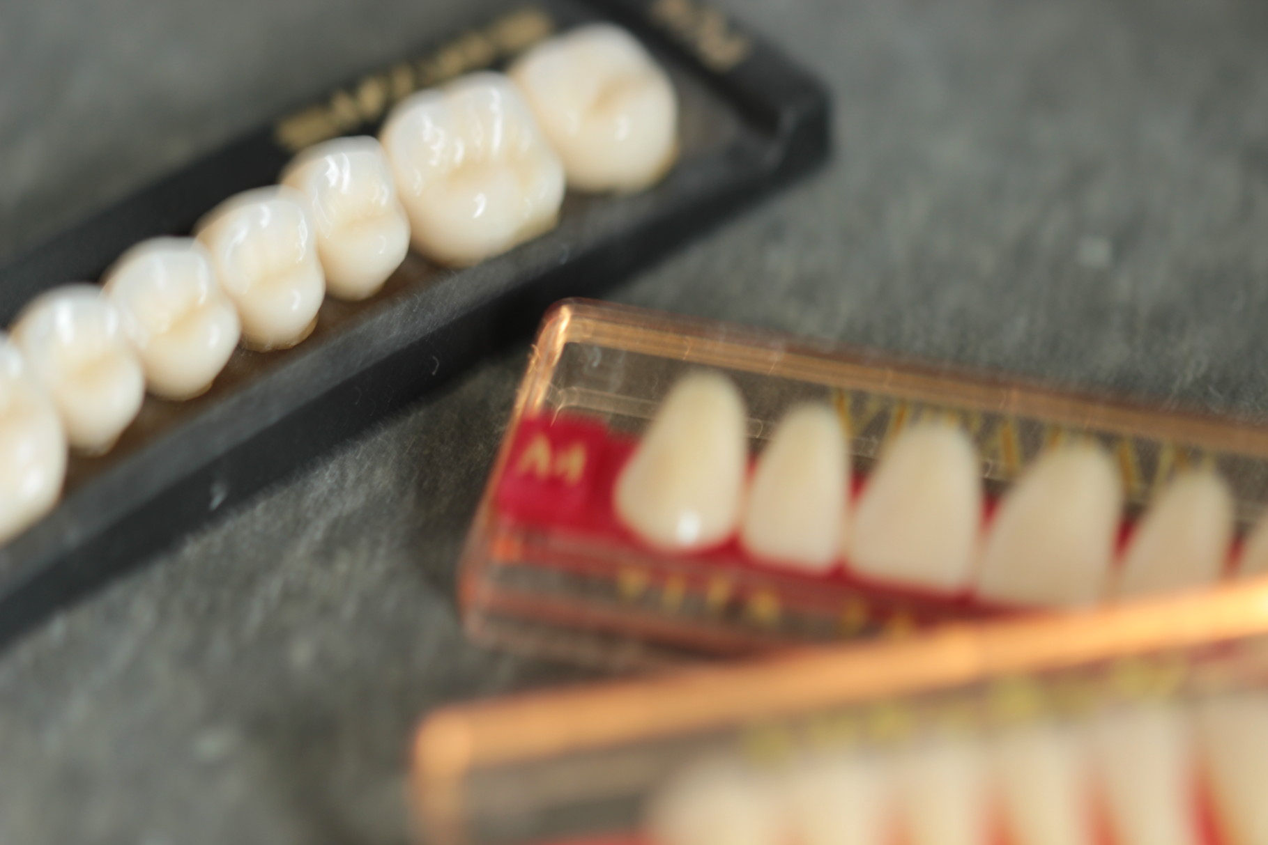 Prothesen Ihre Zahnarzte In Burgdorf Bei Hannover Prophylaxe Vollkeramik Implantate