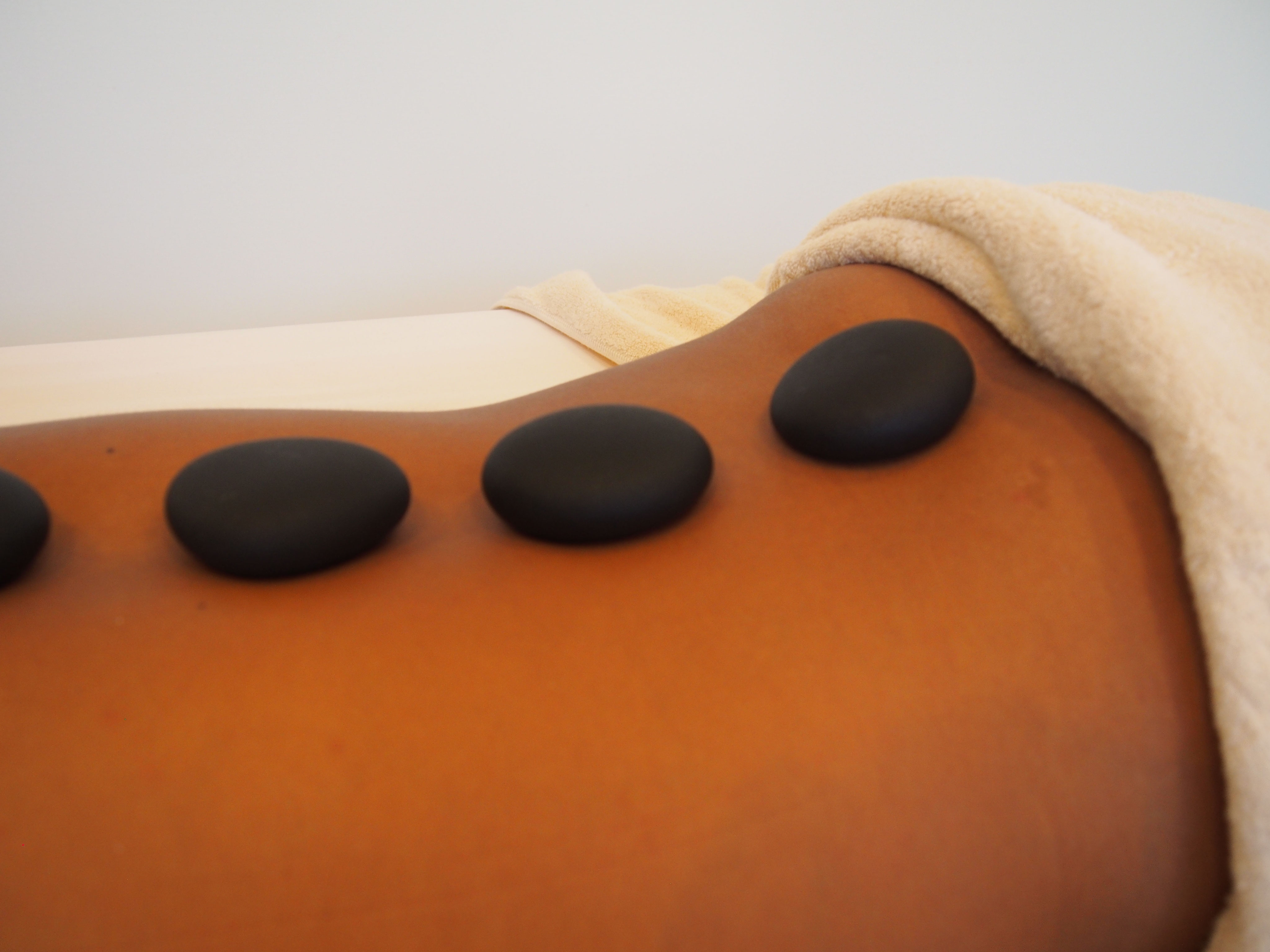 MASSAGE メンズ脱毛沖縄、Hair Removal Okinawa Kadena (Waxing & Flash)