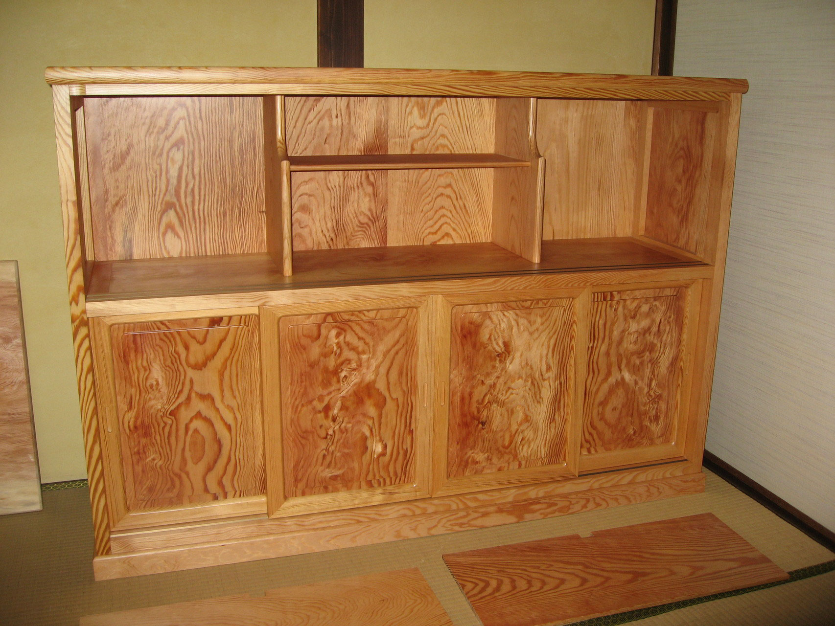 飾り棚 - 銘木(老松 黒柿 けやき)工芸品 ・手作りオーダー家具 飾り棚 - 銘木(老松 黒柿 けやき)工芸品 ・手作りオーダー家具