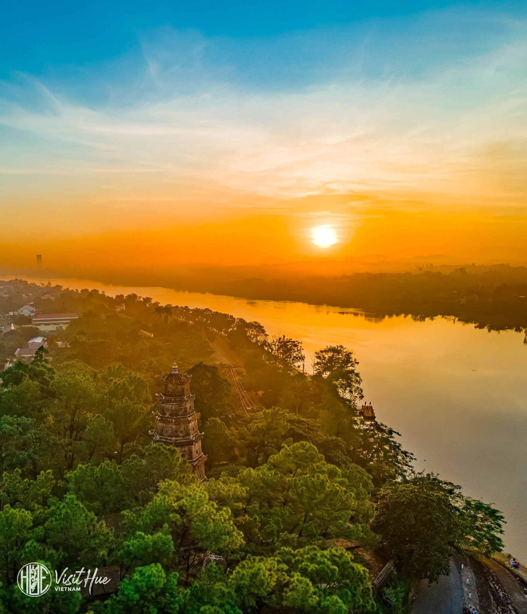 ティエンムー寺院 Chua Thien Mụ ベトナム フエ 観光 ティエンムー寺院 Chua Thien Mụ ベトナム フエ 観光
