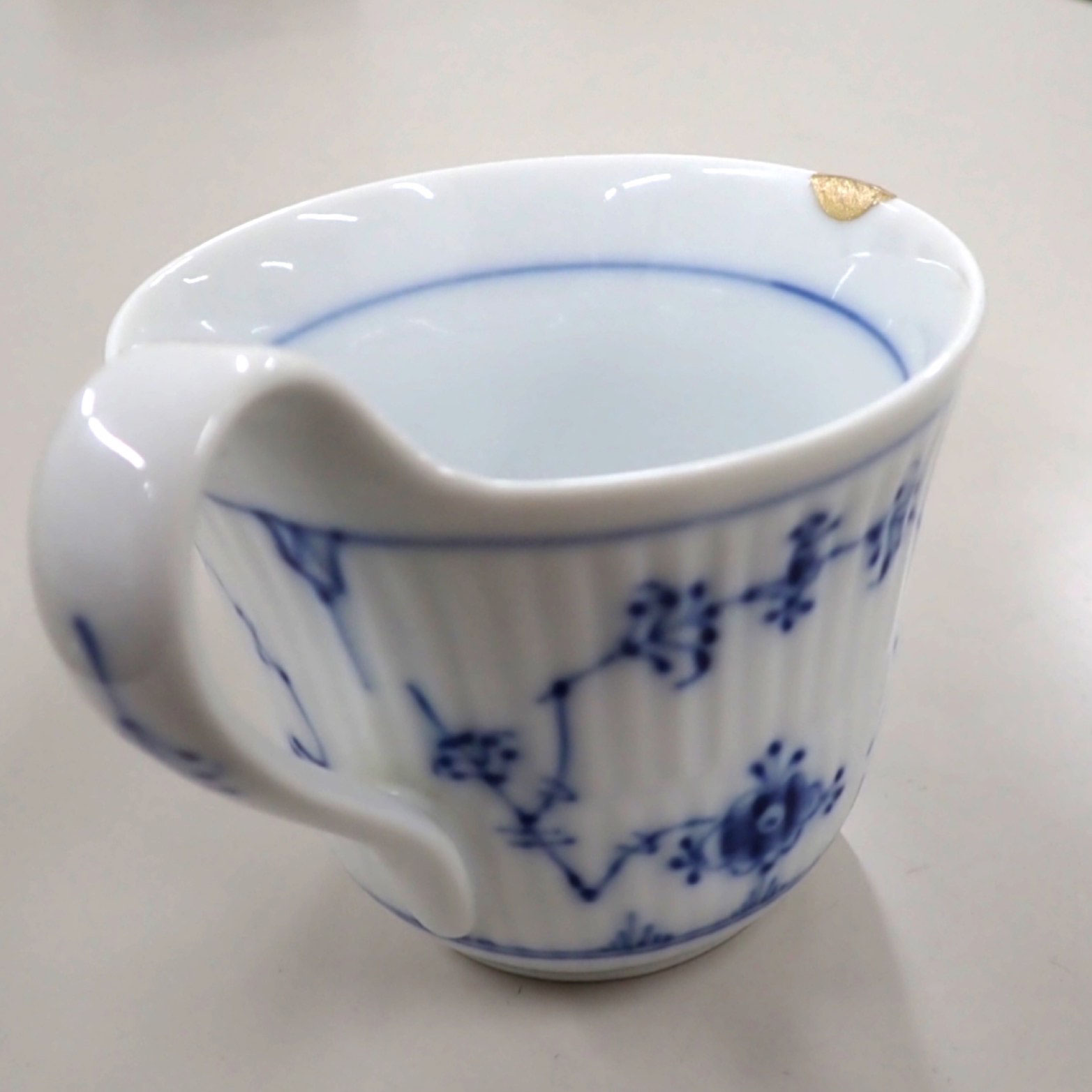 クレイユ窯 月桂樹模様のお皿 金継ぎ ✿簡単金継ぎ - 陶器好きの集まるmiss-yu