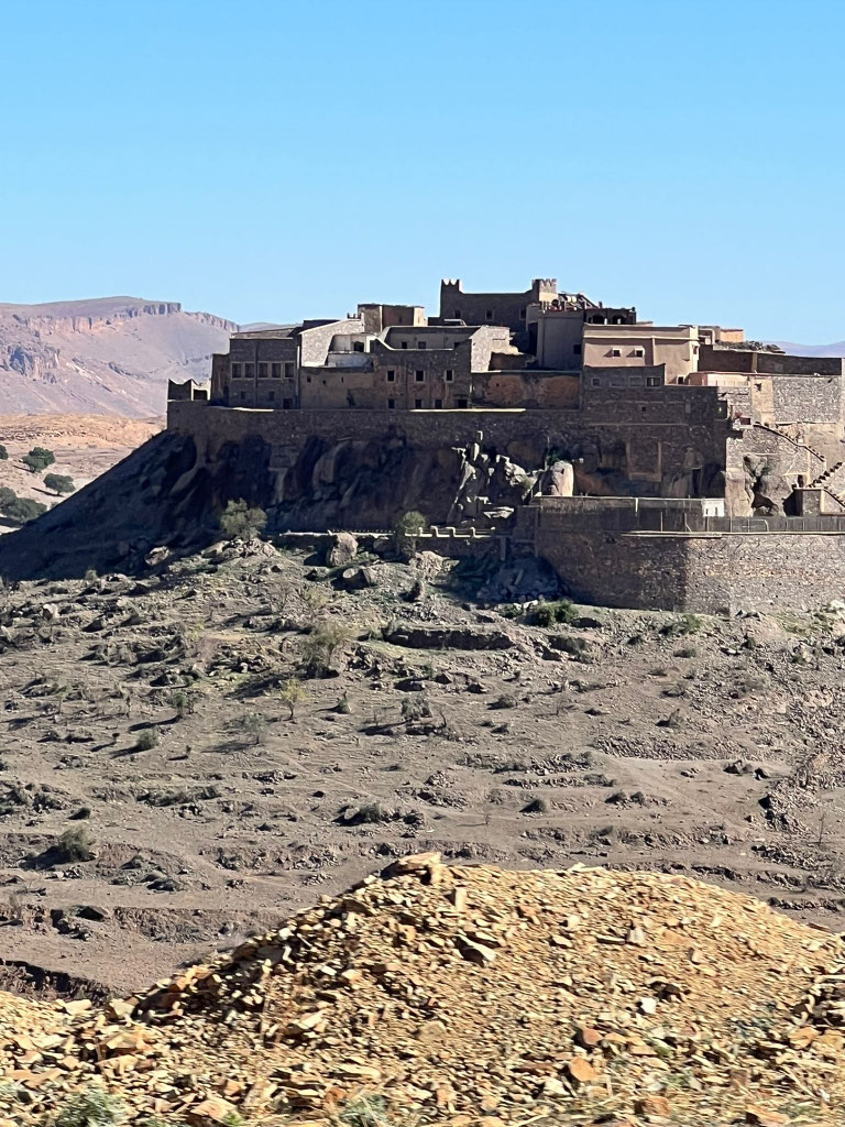 Tafraoute Berber, bunte Steine und Babouchen Geführte