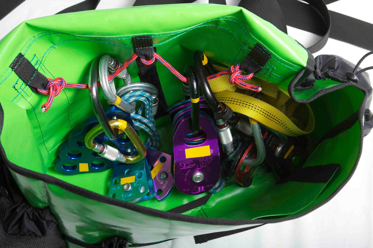 waterproof thwart bag