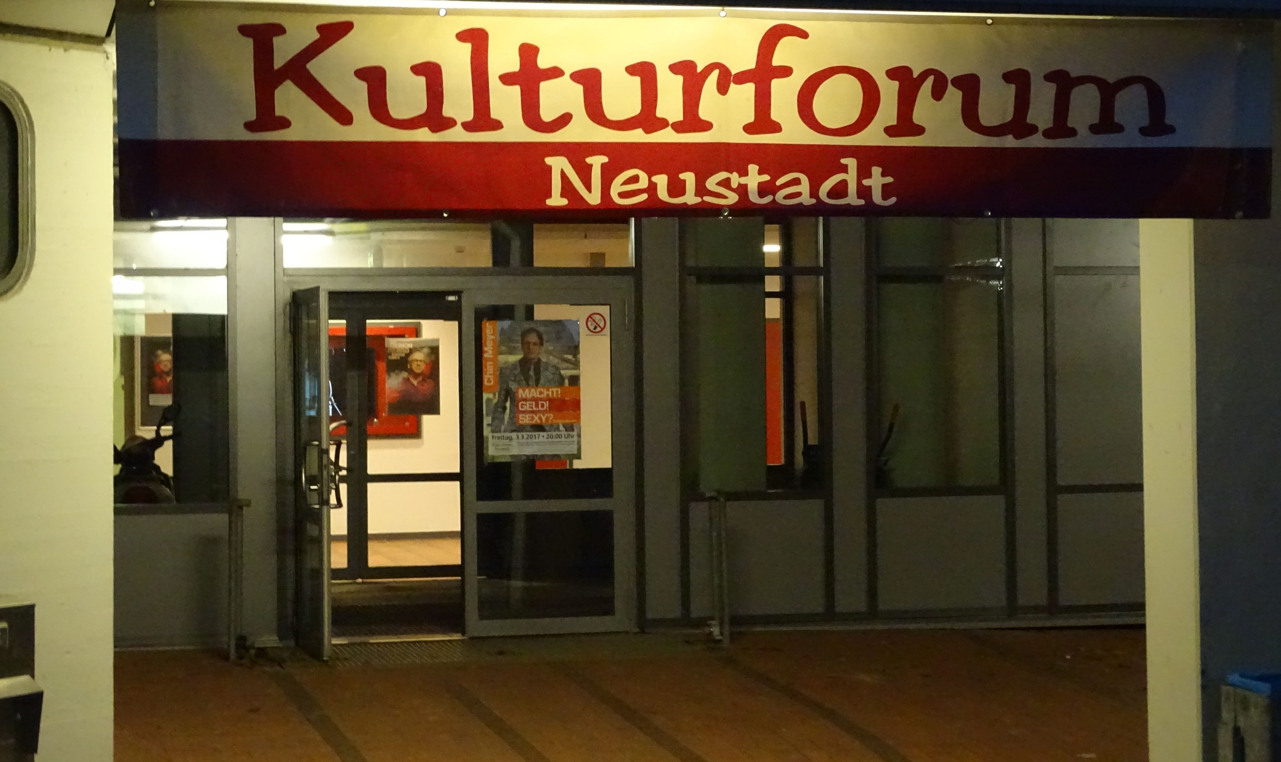 Veranstaltungsraum / Mensa der KGS kulturforumneustadt.de