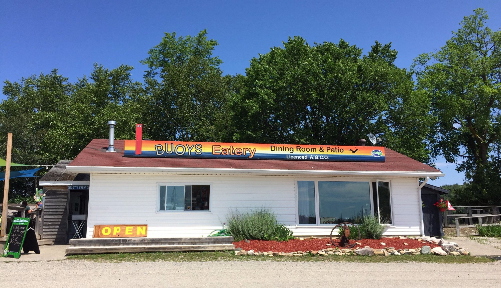 gore-bay-manitoulin-island-restaurant-buoys-eatery
