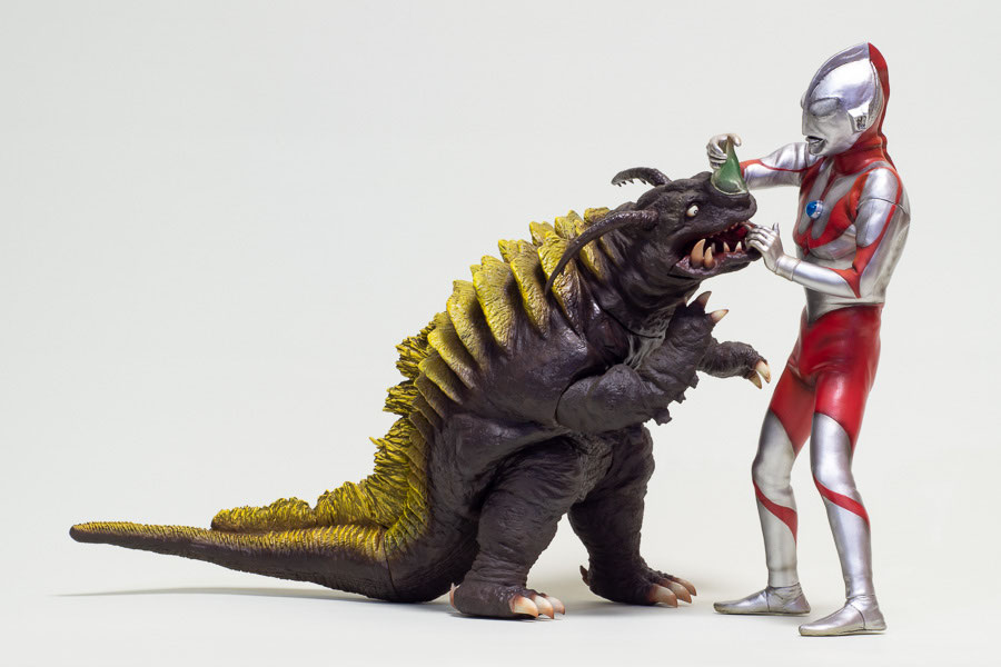 BLOG-0087 CCP特撮1/6 ネロンガ vs ウルトラマン - gashapon BLOG-0087 CCP特撮1/6 ネロンガ vs ウルトラマン - gashapon