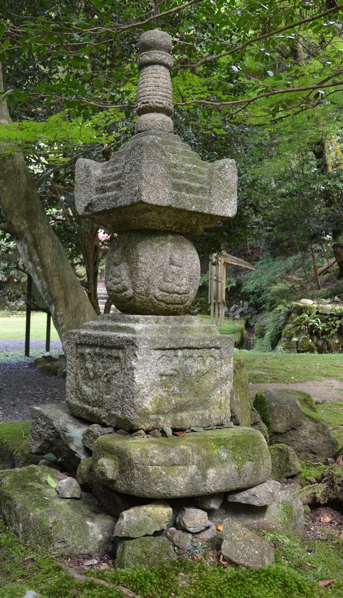 石組と石塔観察の楽しみ 美形宝篋印塔 百済寺 daitakuji 大澤寺 墓場放浪記 石組と石塔観察の楽しみ 美形宝篋印塔 百済寺 daitakuji 大澤寺 墓場放浪記