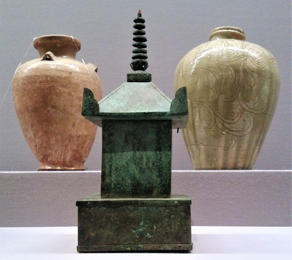 美的骨蔵器と骨壺に舎利塔 鎌倉期五輪塔 - daitakuji 大澤寺 墓場放浪記