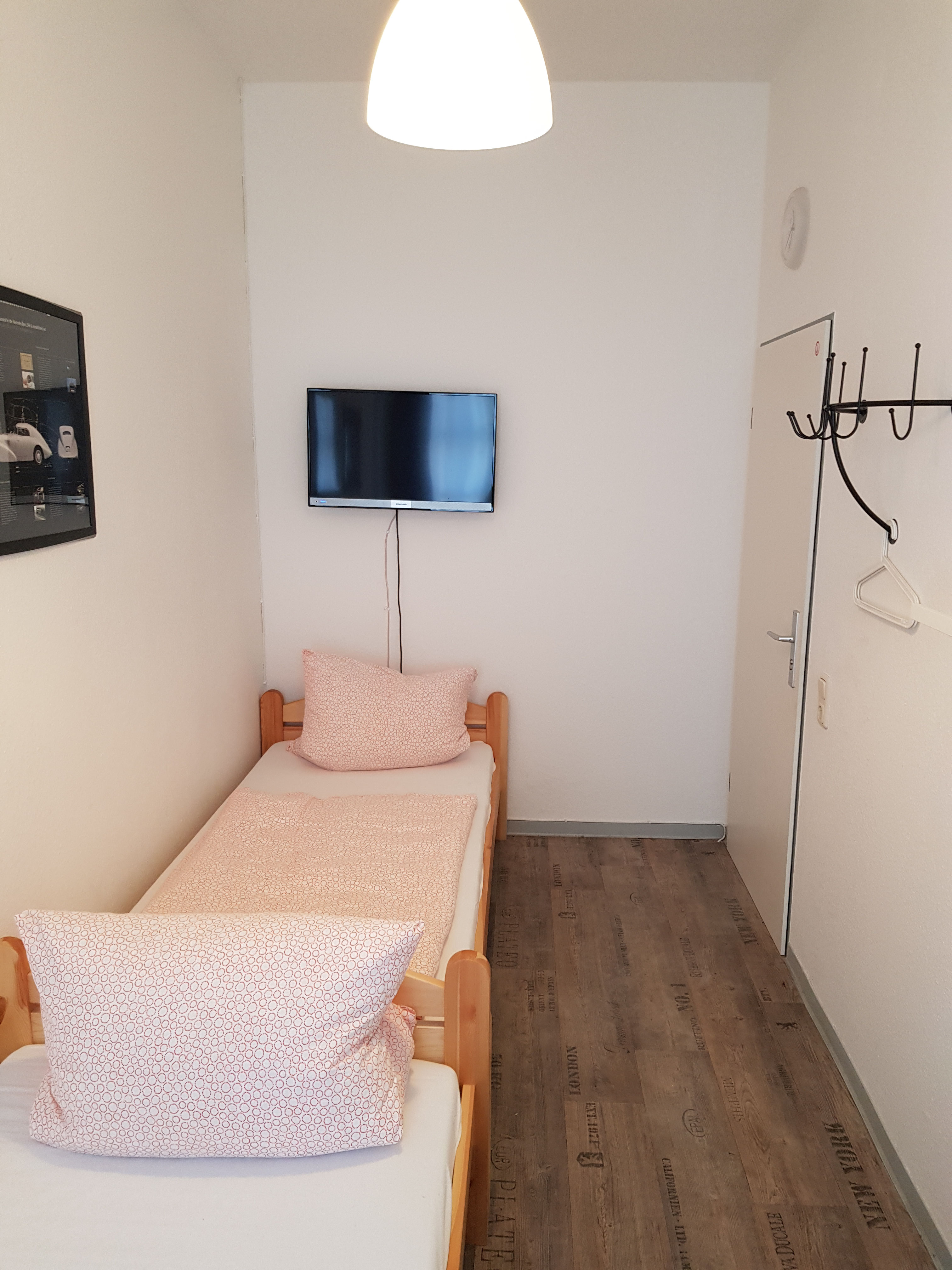 Schlafzimmer - Pension Jenny Kassel günstige Unterkunft ...