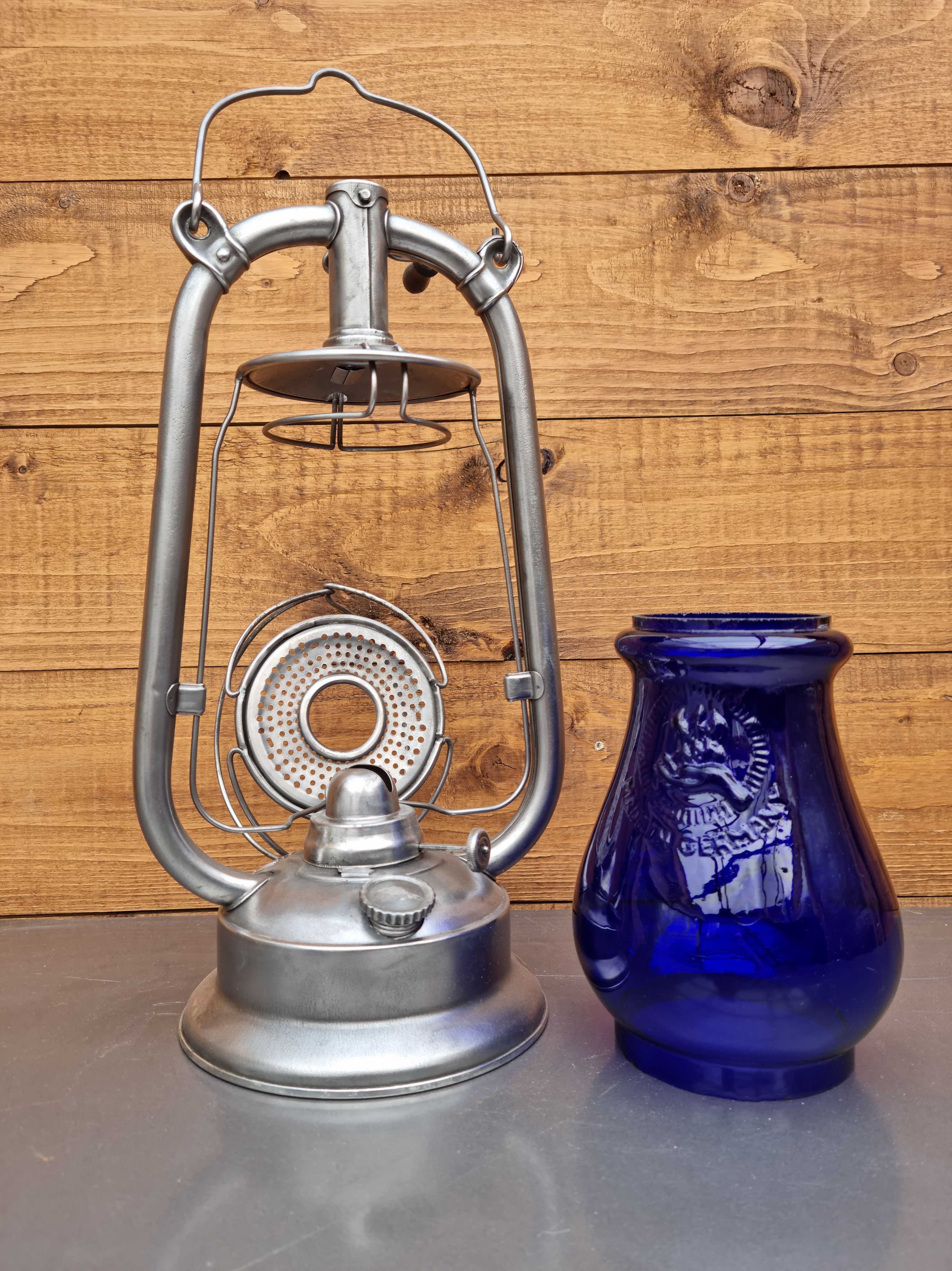 FEUERHAND Nr. 327 Kerosene Lantern - The Loveland Lantern FEUERHAND Nr. 327 Kerosene Lantern - The Loveland Lantern