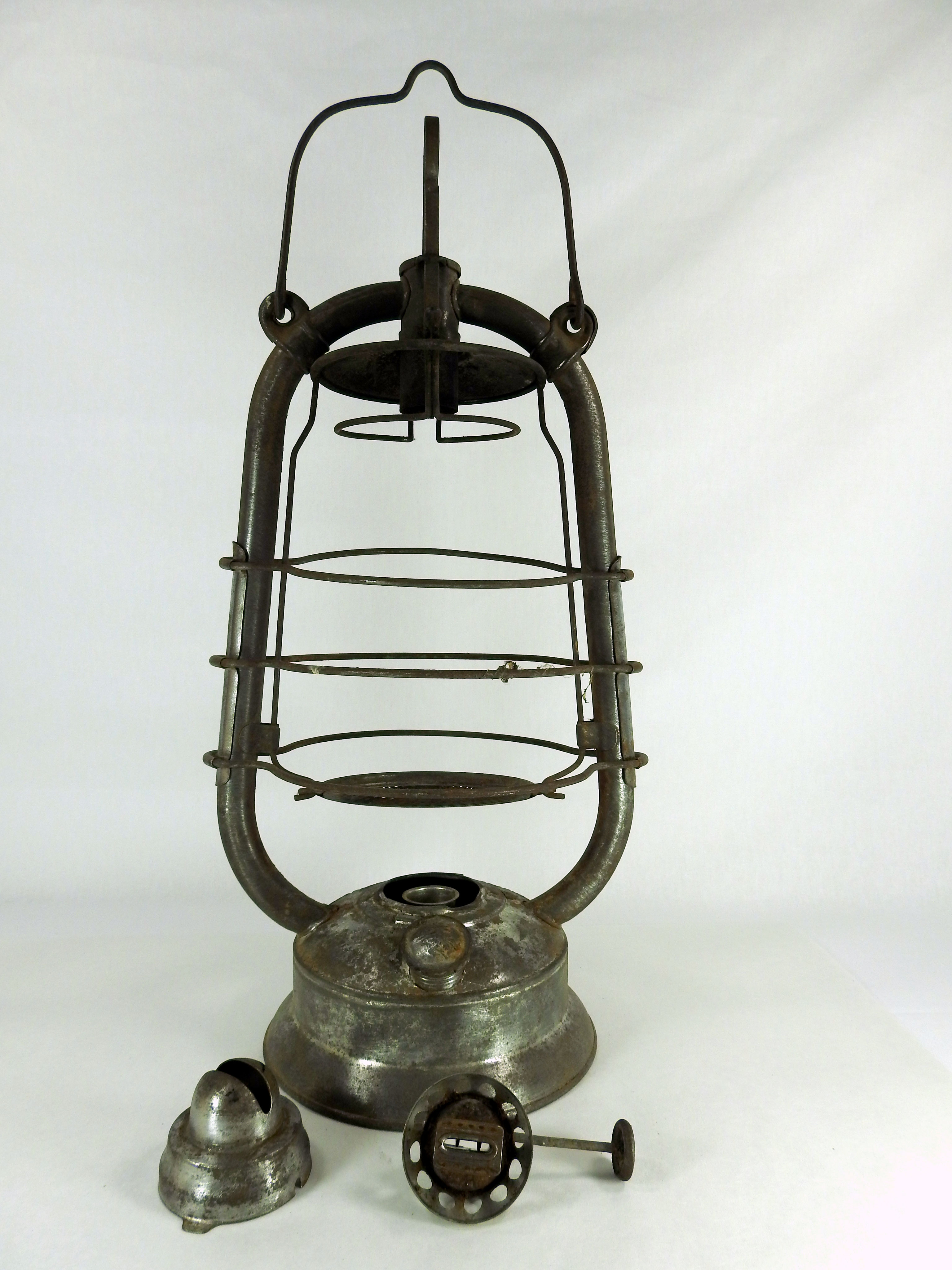 FEUERHAND LANTERN Nr. 305 - The Loveland Lantern Collection