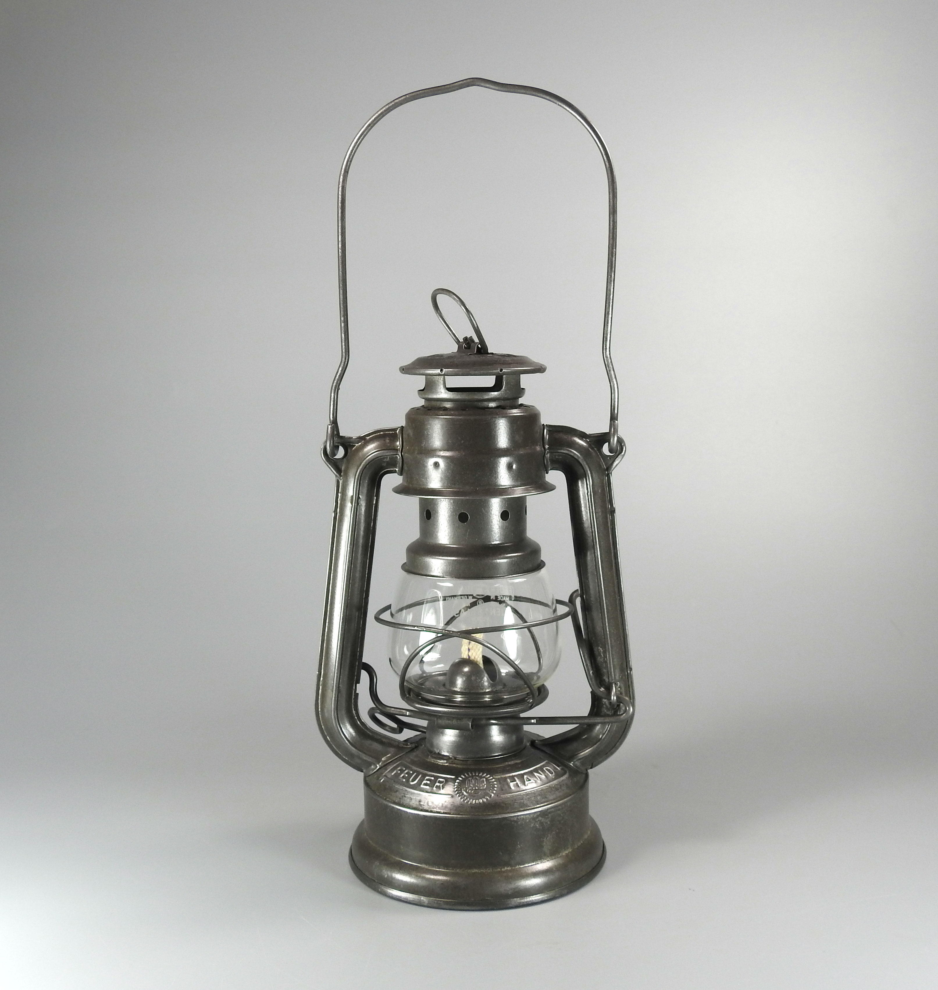 Feuerhand Nr. 175 Superflam - The Loveland Lantern Collection