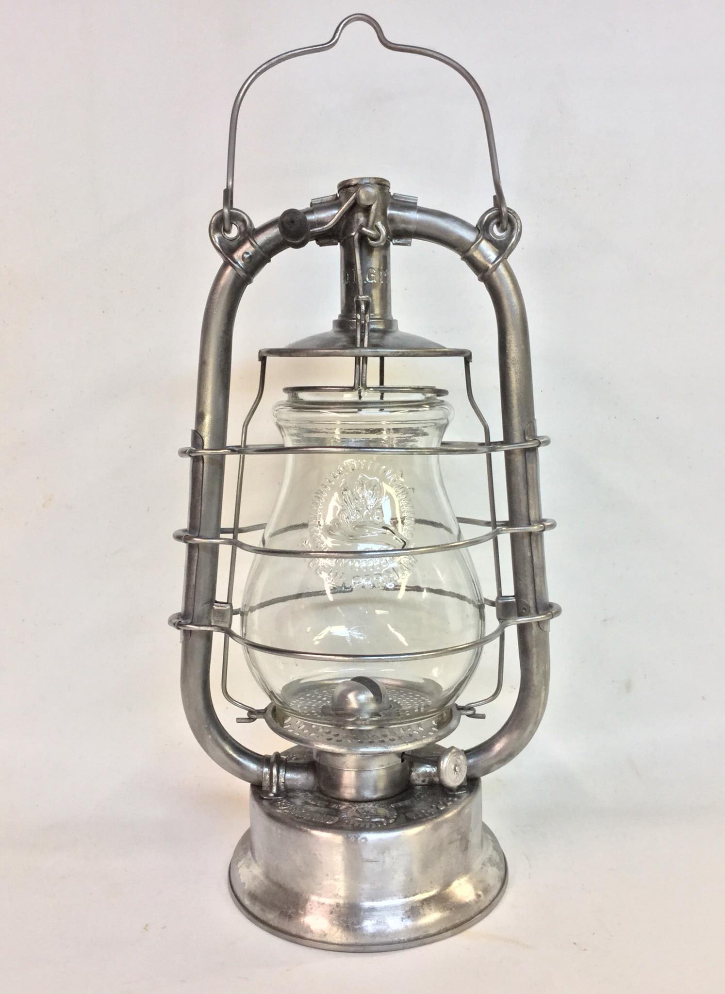 FEUERHAND Nr. 223 Kerosene lantern - The Loveland Lantern FEUERHAND Nr. 223 Kerosene lantern - The Loveland Lantern