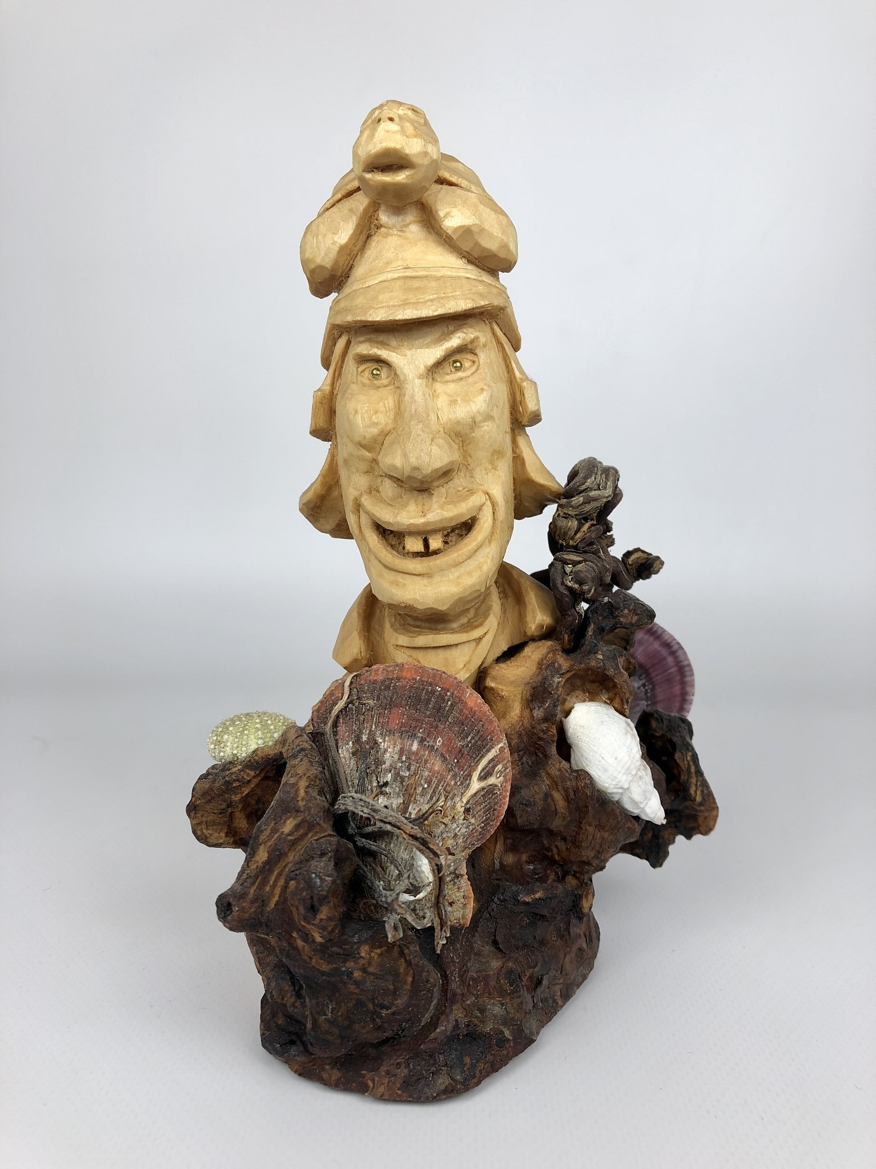 Turtle soldier Nicolas Meille Sculpture et tournage sur bois