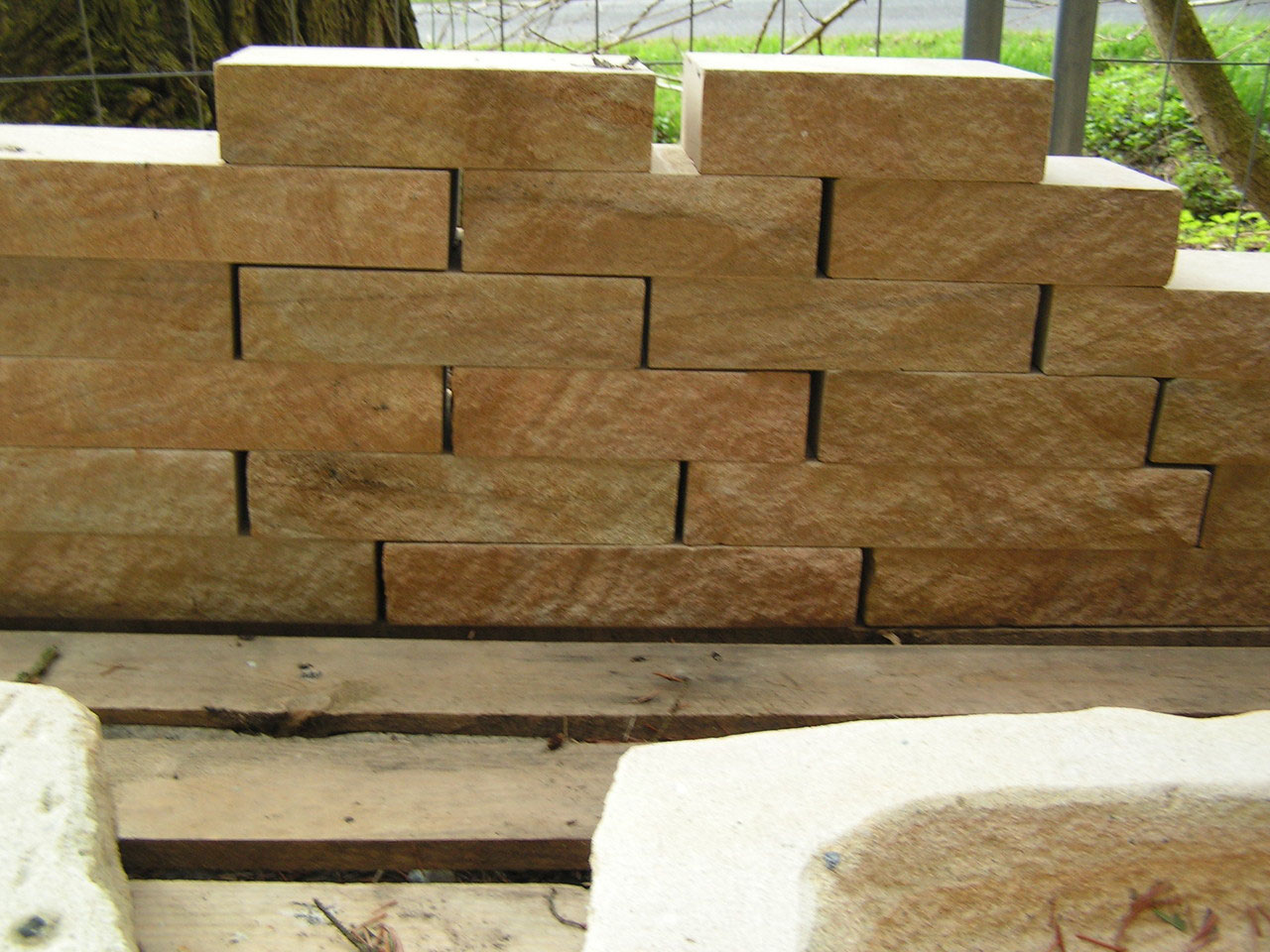 Sandsteinsonderformen, Sandsteinklinker, Pflastersteine, Sandsteinbank