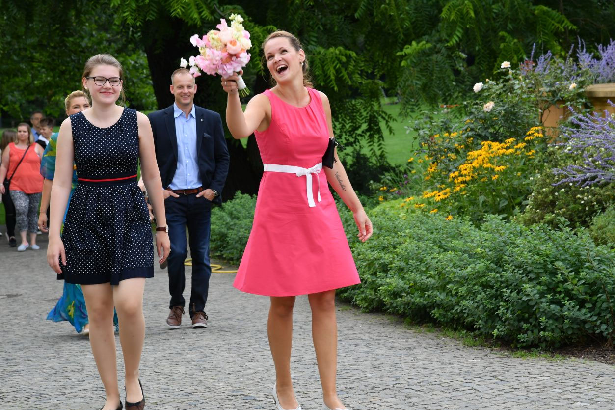 Die Schonsten Hochzeitsbrauche In Deutschland Und Osterreich