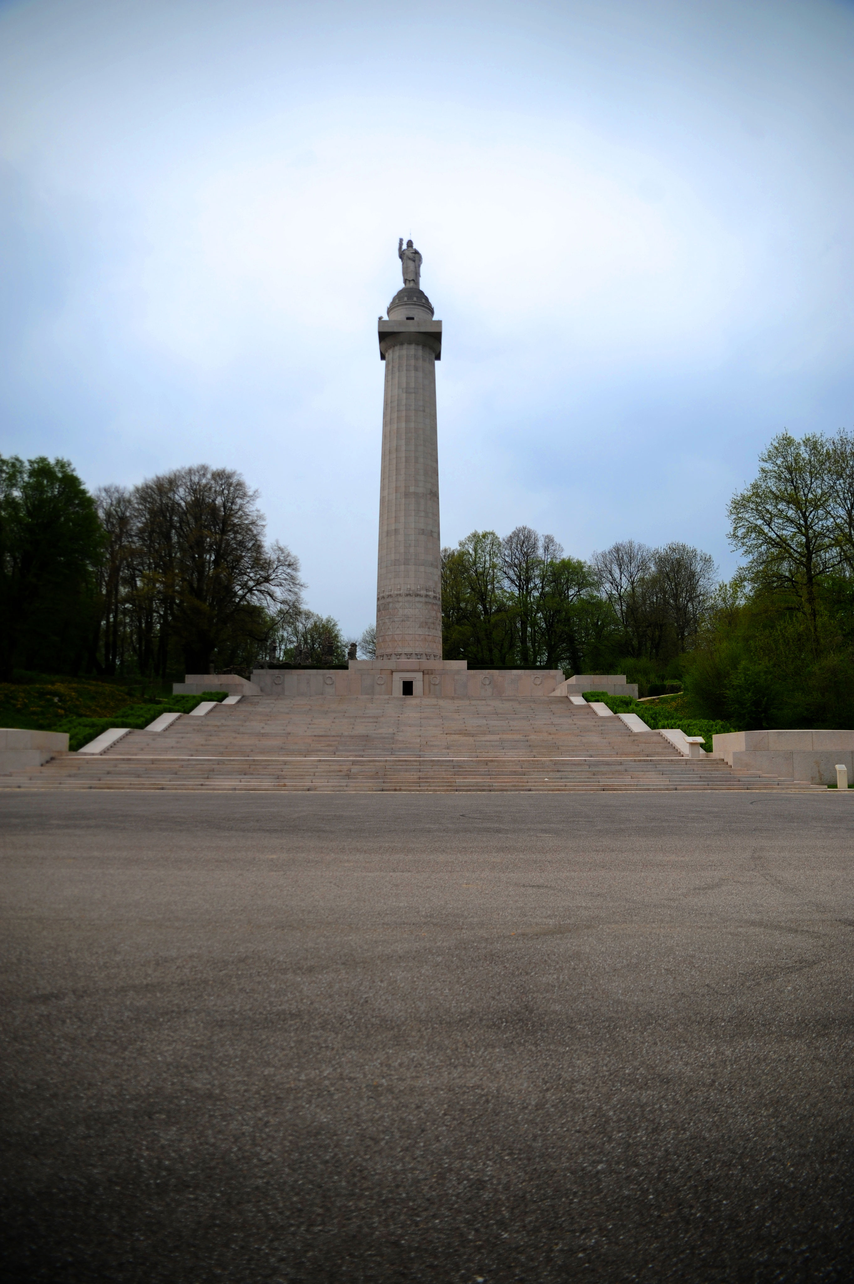 Montfaucon d'Argonne Photos par Dominique Salé